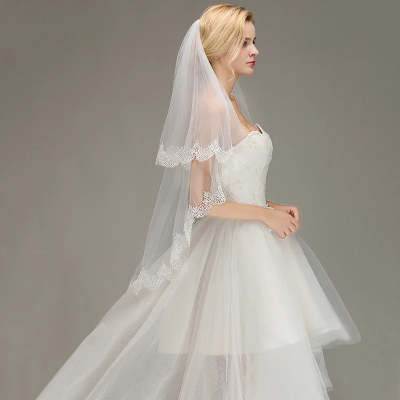 1.5 Meters Two Layers Soft Tulle Ivory Lace Edge Short Wedding Bridal Veils With Comb Wedding Accessories