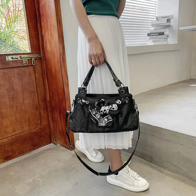 Women Messenger Bags Designer Motorcycle Punk Style Skull Rivet Tote Bag Crossbody Bags Ladies Leather HandBags H002