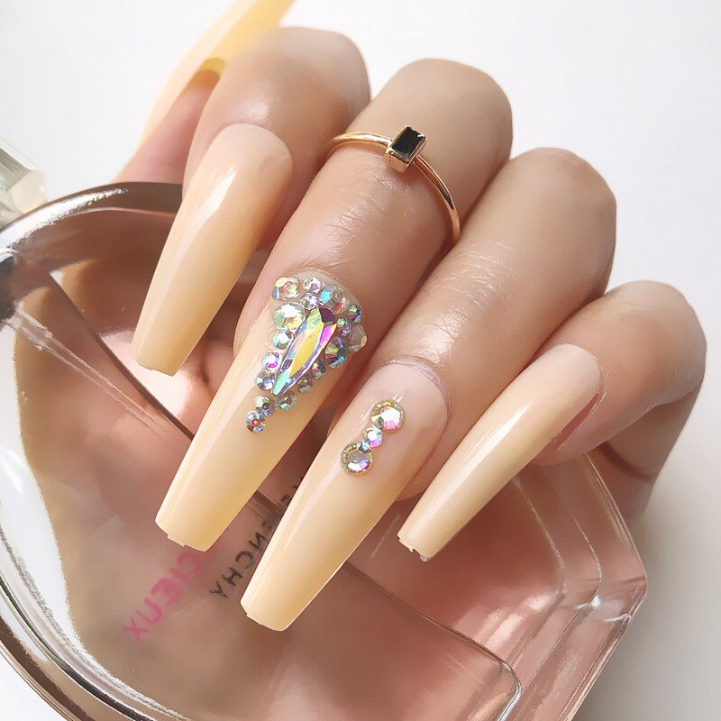 24 Pcs Pink False Nail Tips Women Wearable Fake Press on Nails With Pearl Diamond Full Cover Artificial Nails Custom Made HL3503