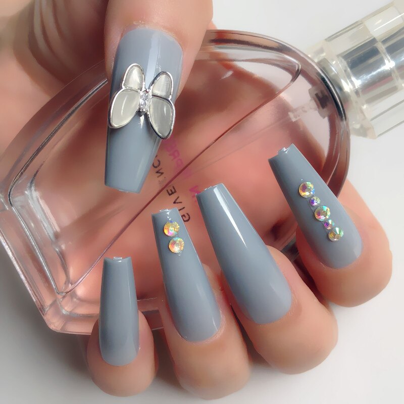 24 Pcs Pink False Nail Tips Women Wearable Fake Press on Nails With Pearl Diamond Full Cover Artificial Nails Custom Made HL3516HD