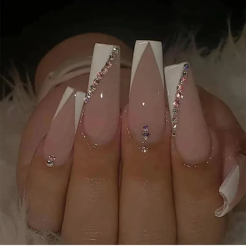 24Pcs Christmas Exclusive False Nails Wearable Xmas Style Fake Nails Checked Snowflake Design Full Cover Press on Manicure Tips* TD146-CZ036