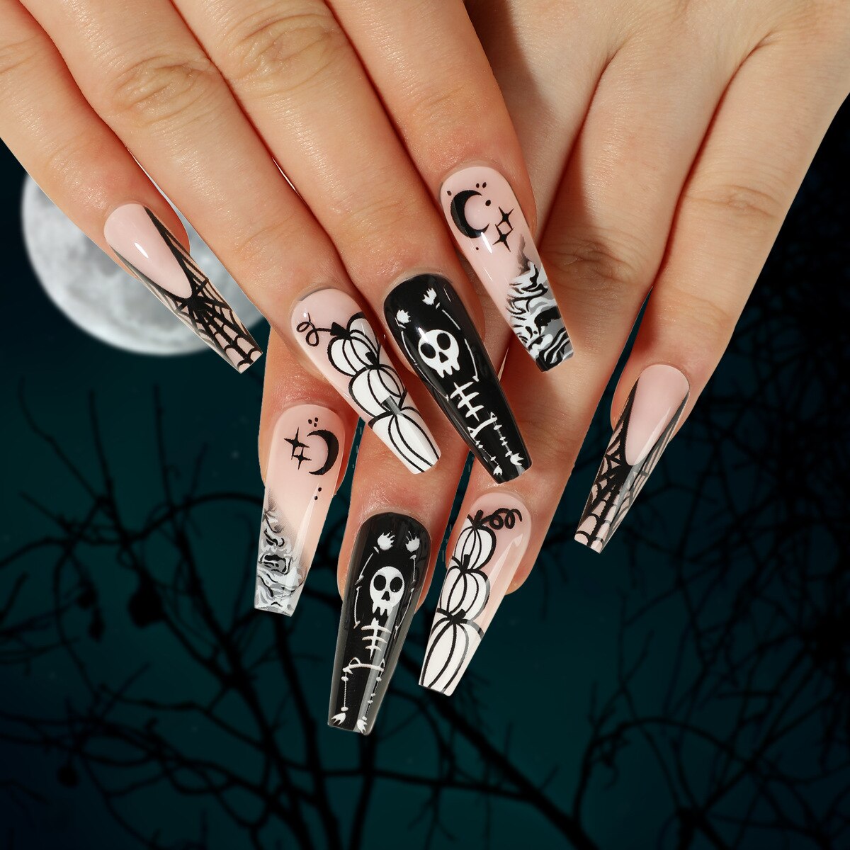 24Pcs Halloween Extra Long Press on Nails Coffin Fake Nails Acrylic Black White Clown Designs Glossy Artificial Nails for Women JP2499