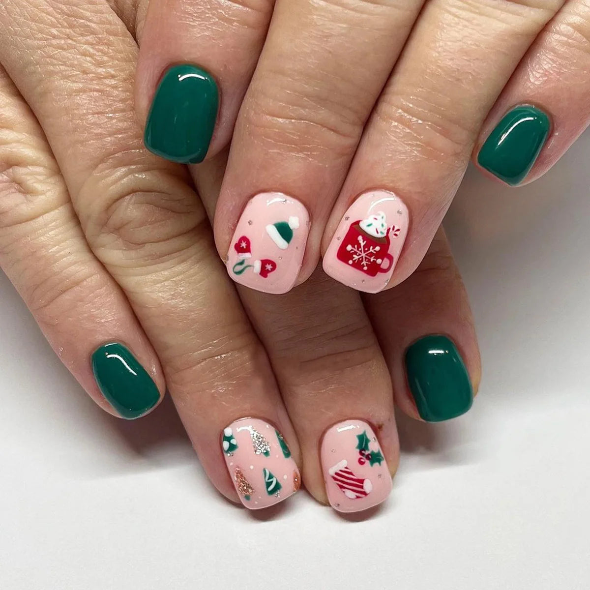 24Pcs Short False Nails Christmas Day Green with French Design Detachable Artificial Fake Nails Simple Press on Nails Tips Art 35