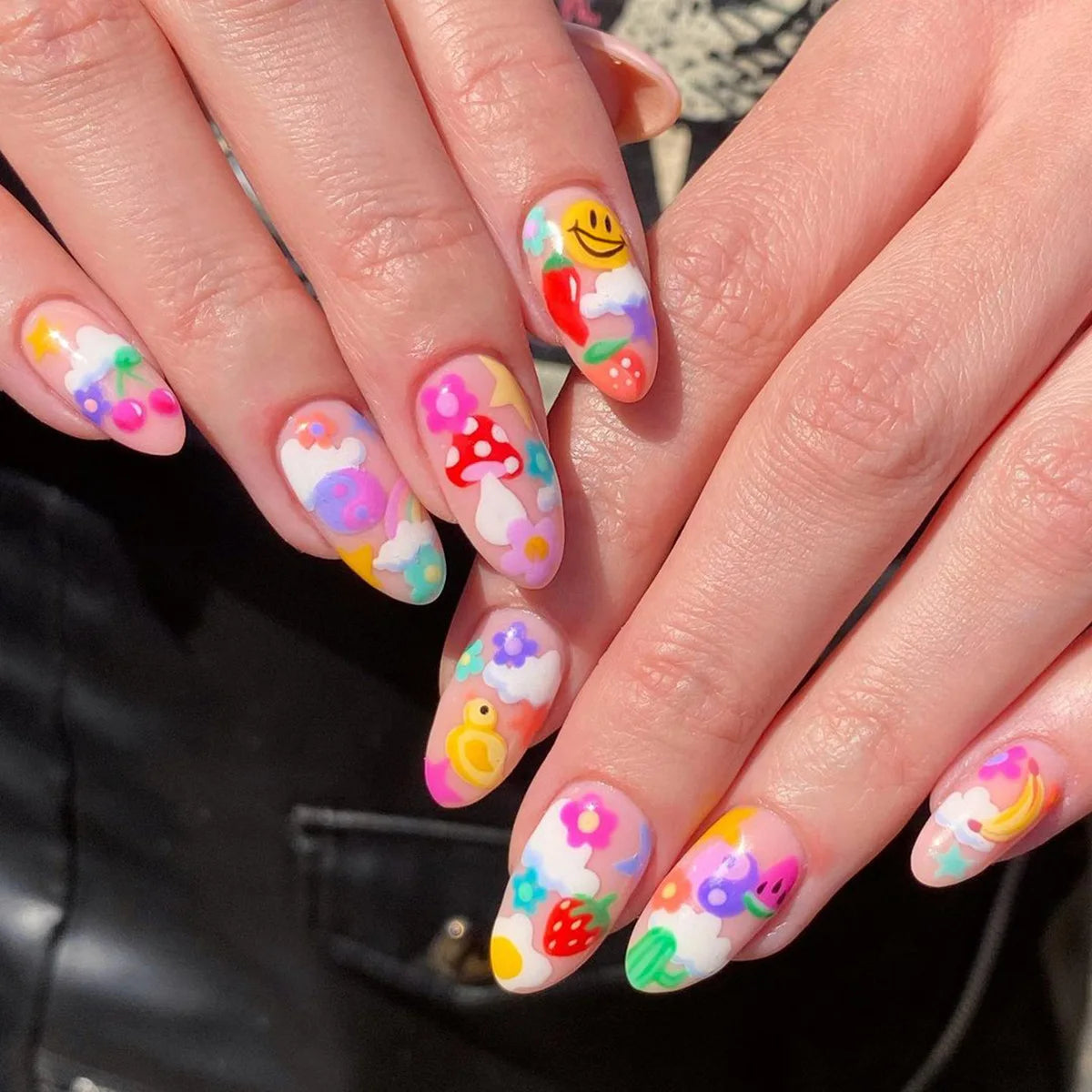 24Pcs Short False Nails Christmas Day Green with French Design Detachable Artificial Fake Nails Simple Press on Nails Tips Art 33