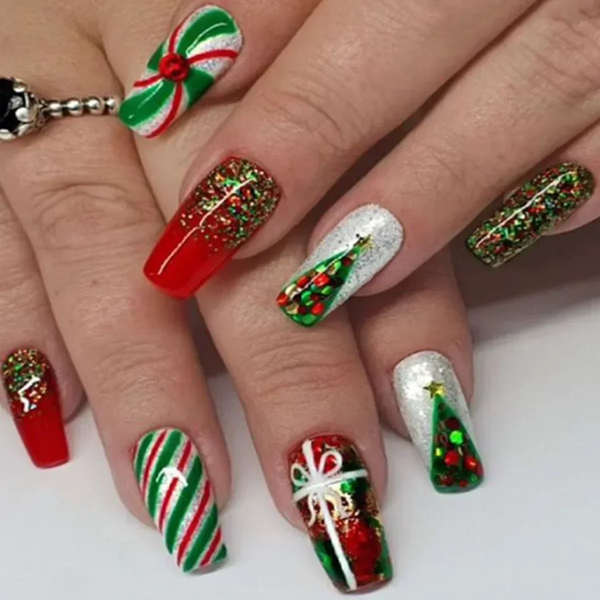 24pcs detachable Christmas designs false nails with glue full cover ballet Snowflakes Christmas Candy gifts press on fake nails Basso & Brooke