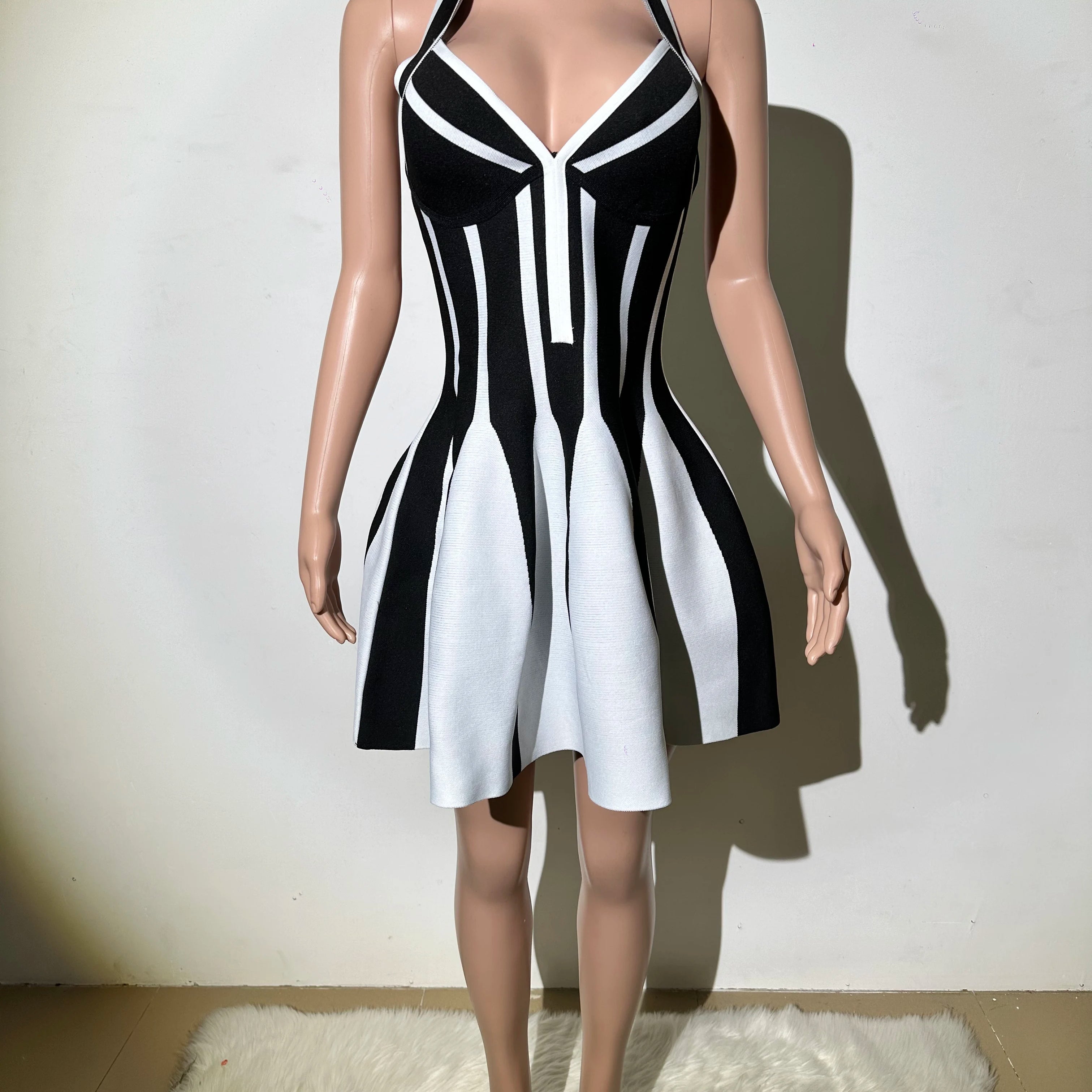High quality bandage dress elegant and sexy black and white contrasting stripes backless hanging neck dinner dress