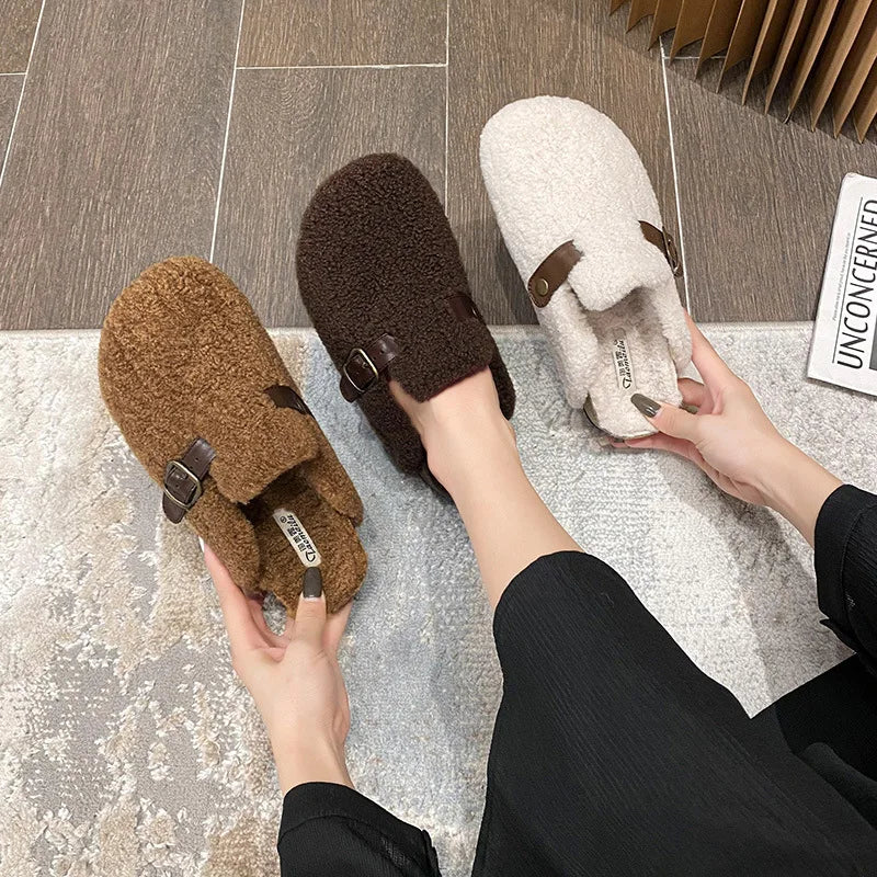 Chinelos femininos de pelúcia quentes para o inverno 2023, sapatos baixos para usar em casa e no escritório, mules casuais femininos, tamanhos 41-43