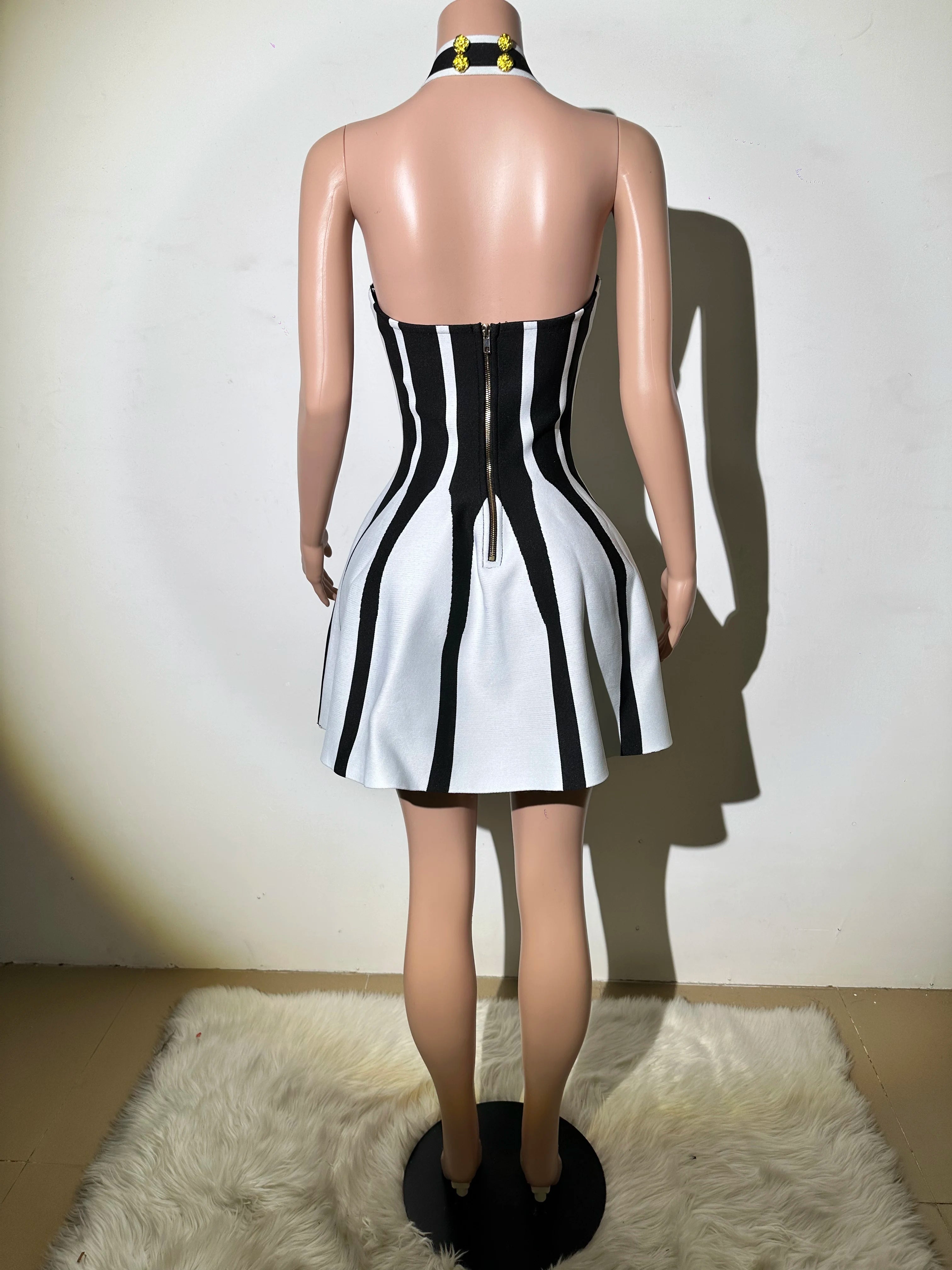 High quality bandage dress elegant and sexy black and white contrasting stripes backless hanging neck dinner dress