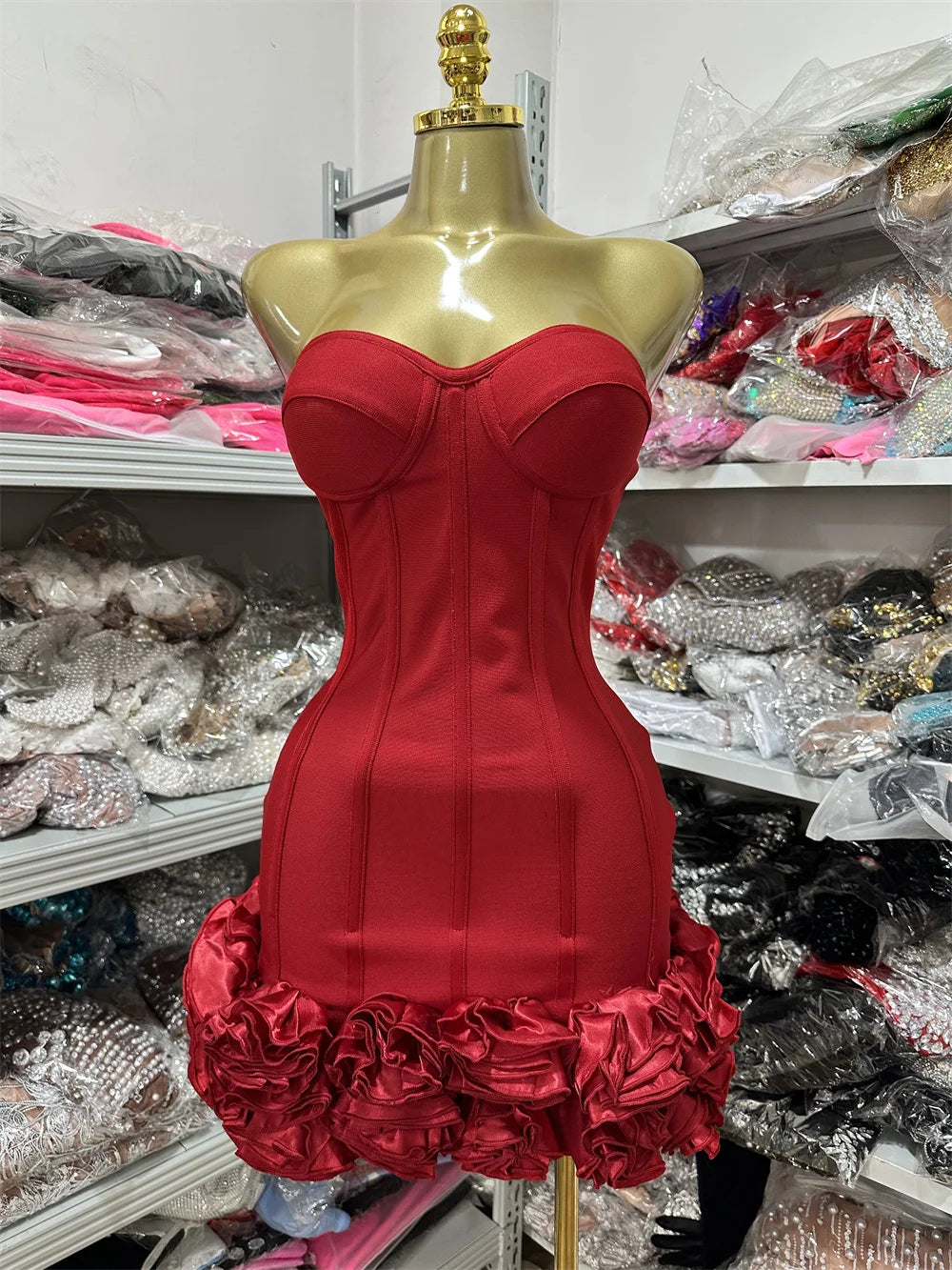 Vestido curto feminino de verão 2024, novo, vermelho, sexy, ombro de fora, slim fit, floral, elegante, moda, sem costas, vintage