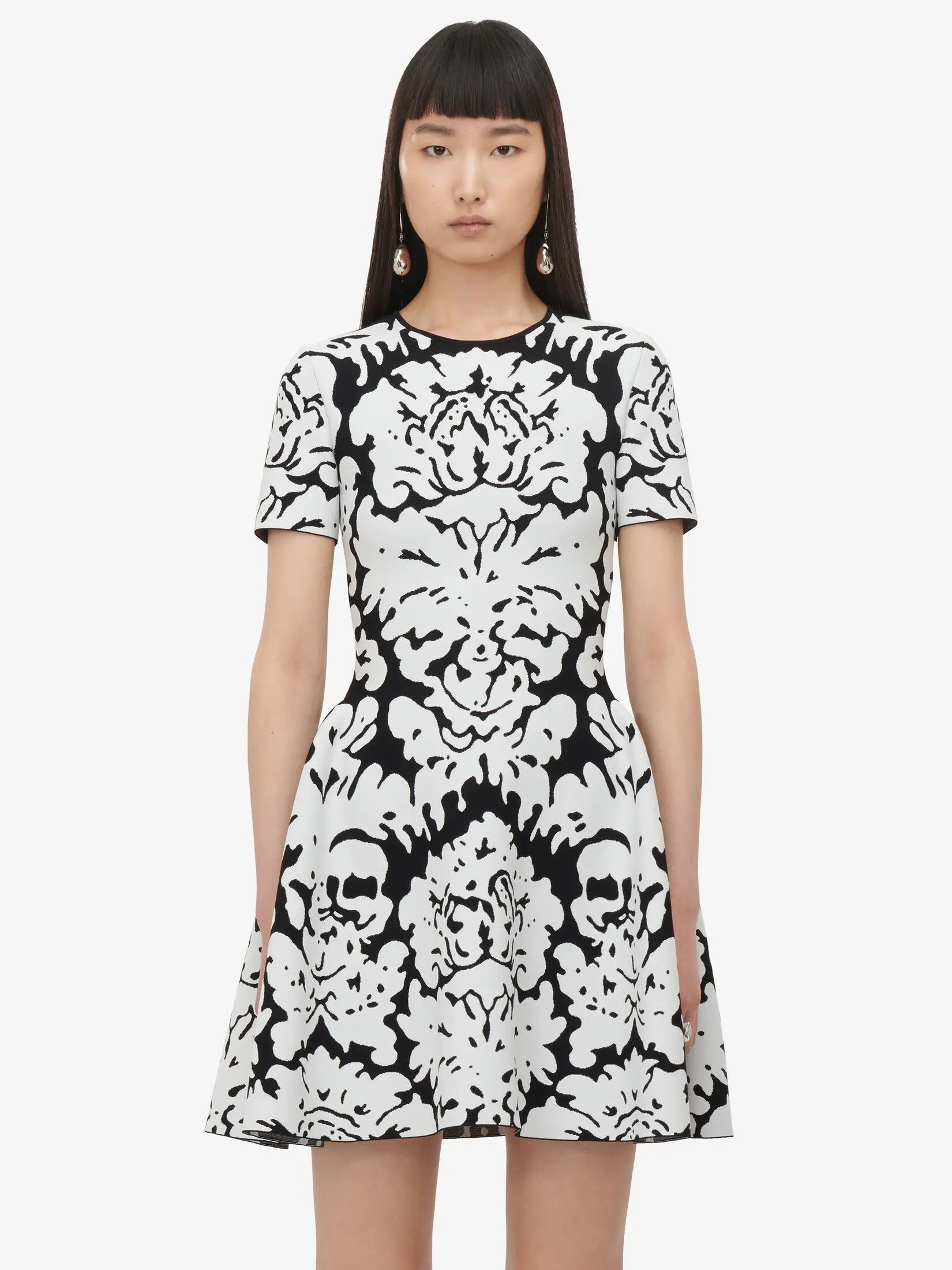 Robe bandage moulante à col rond et motif léopard en jacquard blanc, nouvelle collection été 2024