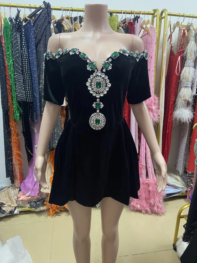 Vestido de festa curto elegante de verão, preto, sexy, sem alças, com detalhes brilhantes de diamantes, fofo, elegante, fashion