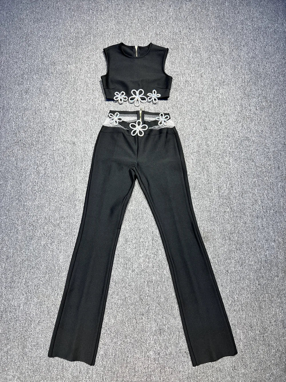 Conjunto de verão feminino Spicy Girl 2024, regata preta sem mangas, flor, cintura baixa, calças justas elásticas, moda pesada, dois