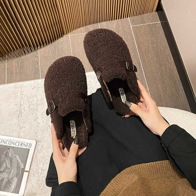 Chinelos femininos de pelúcia quentes para o inverno 2023, sapatos baixos para usar em casa e no escritório, mules casuais femininos, tamanhos 41-43