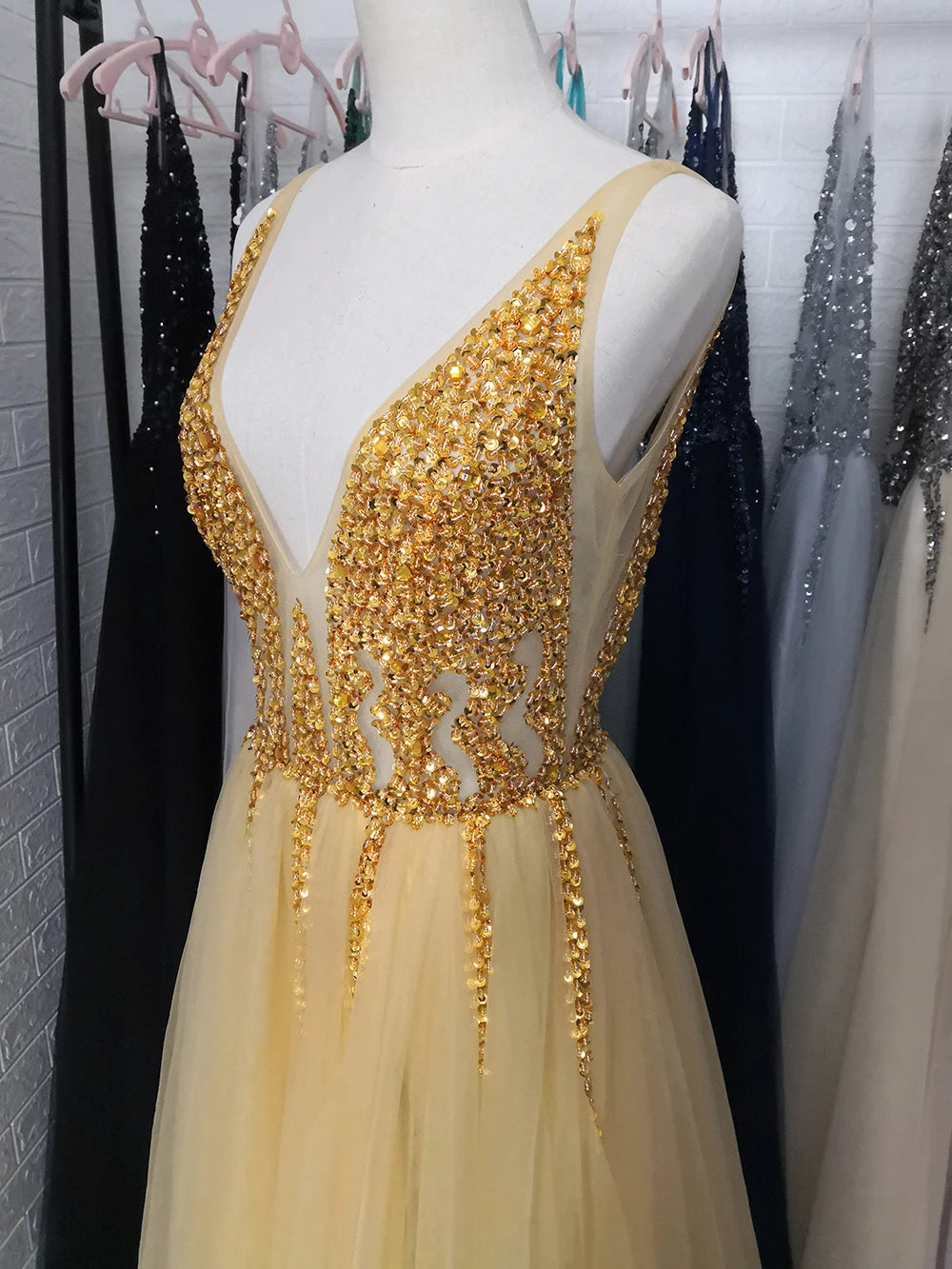 Sexy V-Neck Long Prom Dresses Beaded Beading Crystal High Splits Backless A-Line Formal Gown Party Dress