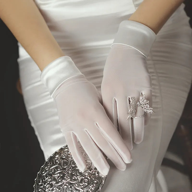 Simple Women Short Wedding Bridal Gloves Smooth Satin Tulle White Brides Bridesmaid Finger Gloves