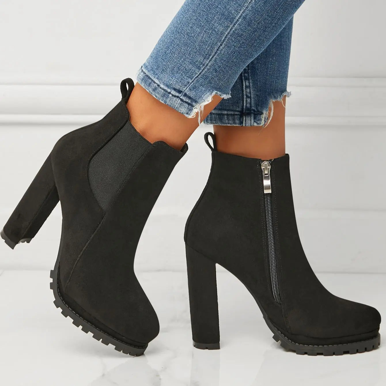 Autumn And Winter Women's Imitation Deer Skin Round Head Thick High Heeled Chelsea Boots, Women's Combat Boots