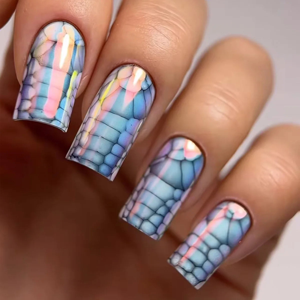 24Pcs Peacock Feather Design French Fake Nails Laser Gradient Ballet Mid-length Square Wearable False Nails Spice Girls Press On