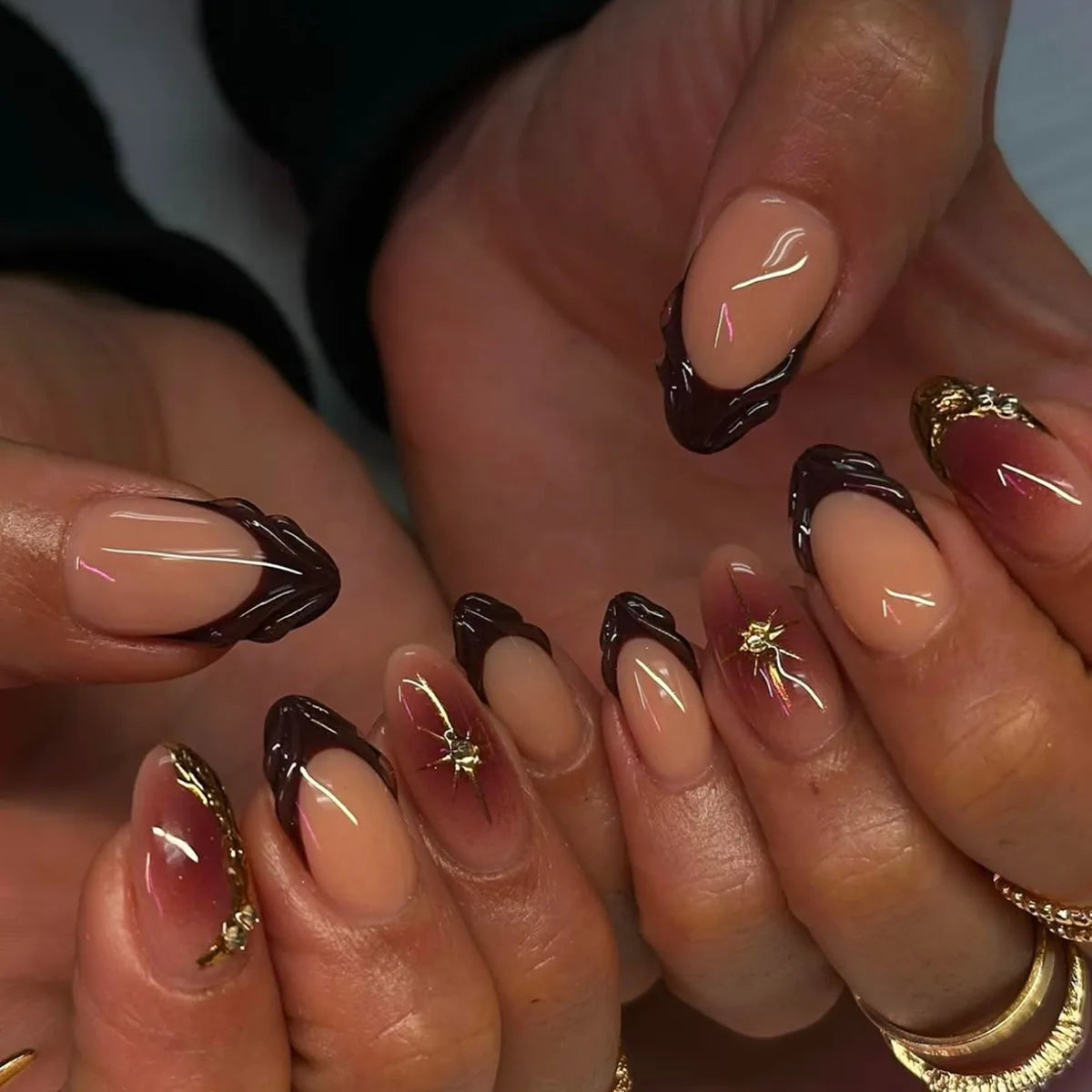 24Pcs Blue Smudge French Fake Nails White Irregular Design Press on False Nails Mid-length Almond Wearable Full Cover Nails Tips