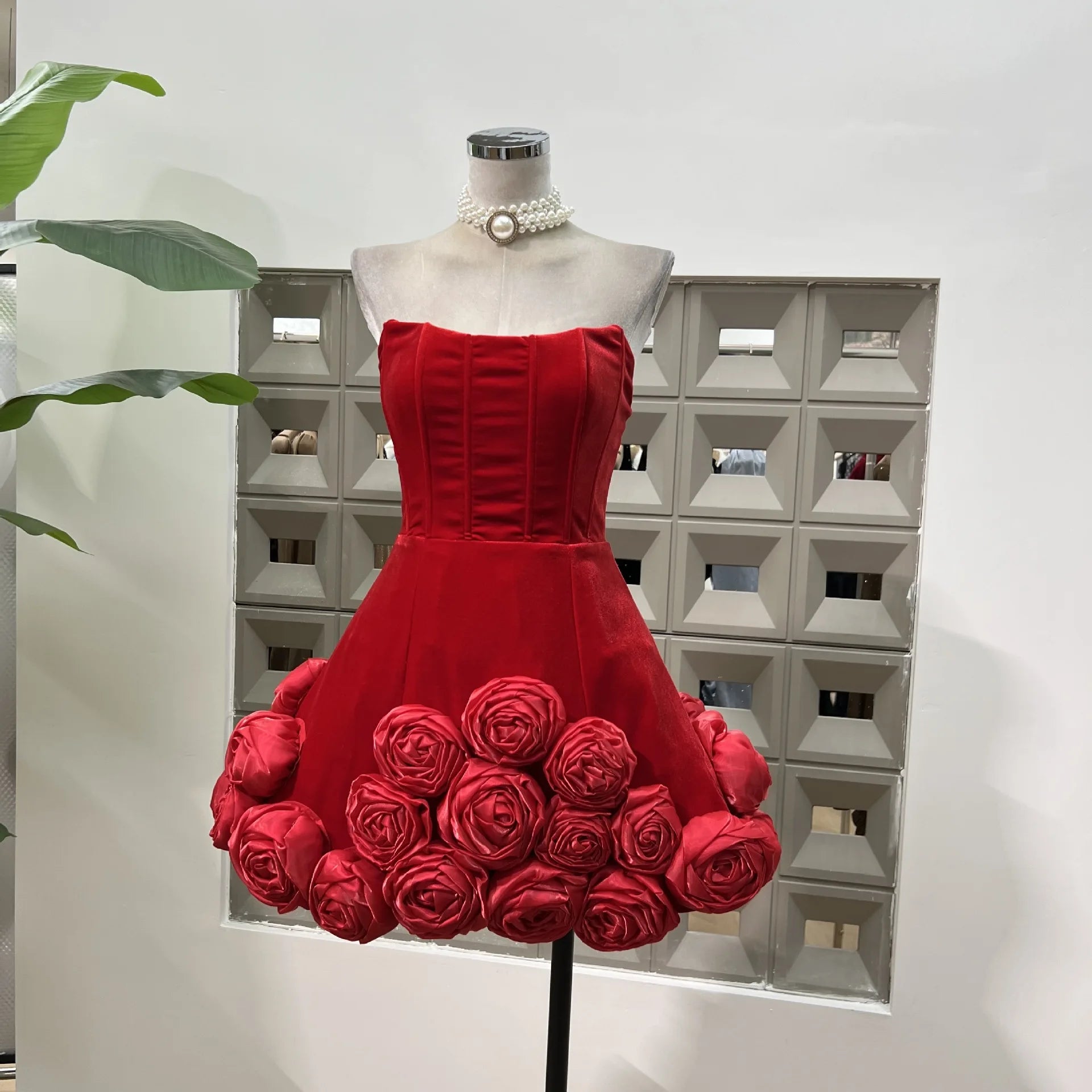 Vestido de baile de veludo sexy sem alças, preto e vermelho, minivestido fofo para festa de aniversário, encontro para meninas, sessão de fotos
