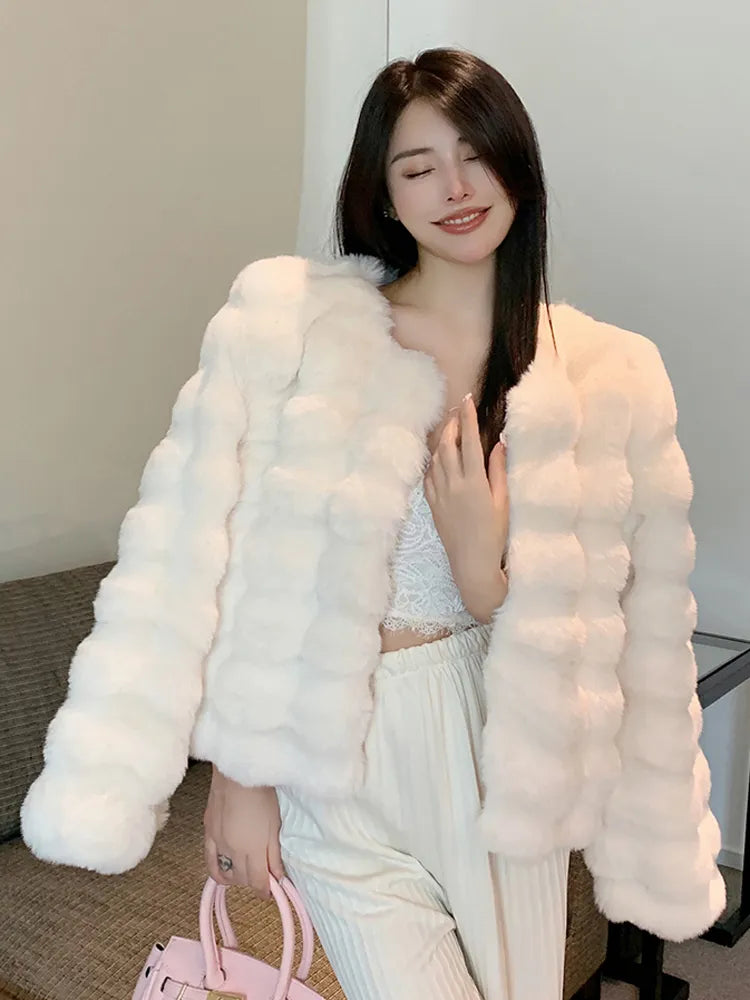 Fashion Imitation Rabbit 'S Hair Coat Women Winter Warm Luxury Fur Jacket Plus Size Outwear Female Vest Coats Beige Picture Color One Size