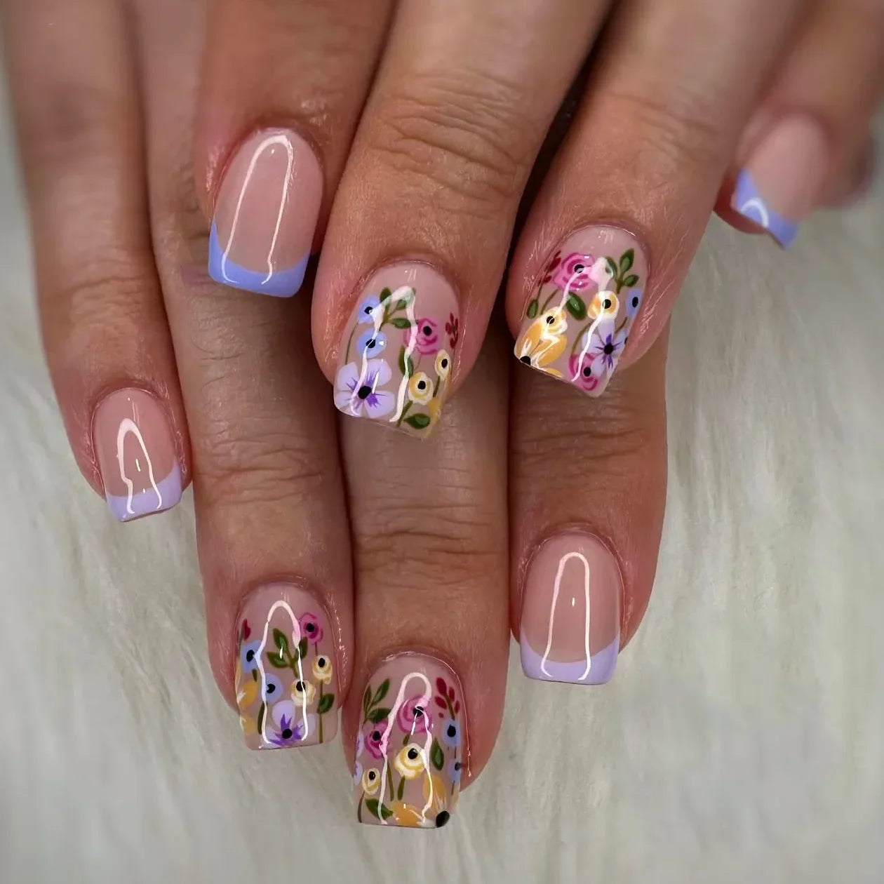 24Pcs Short Square Head French False Nails Press on With Simple Flower Design Fake Nail for Woman Reusable Full Cover Nails Tips