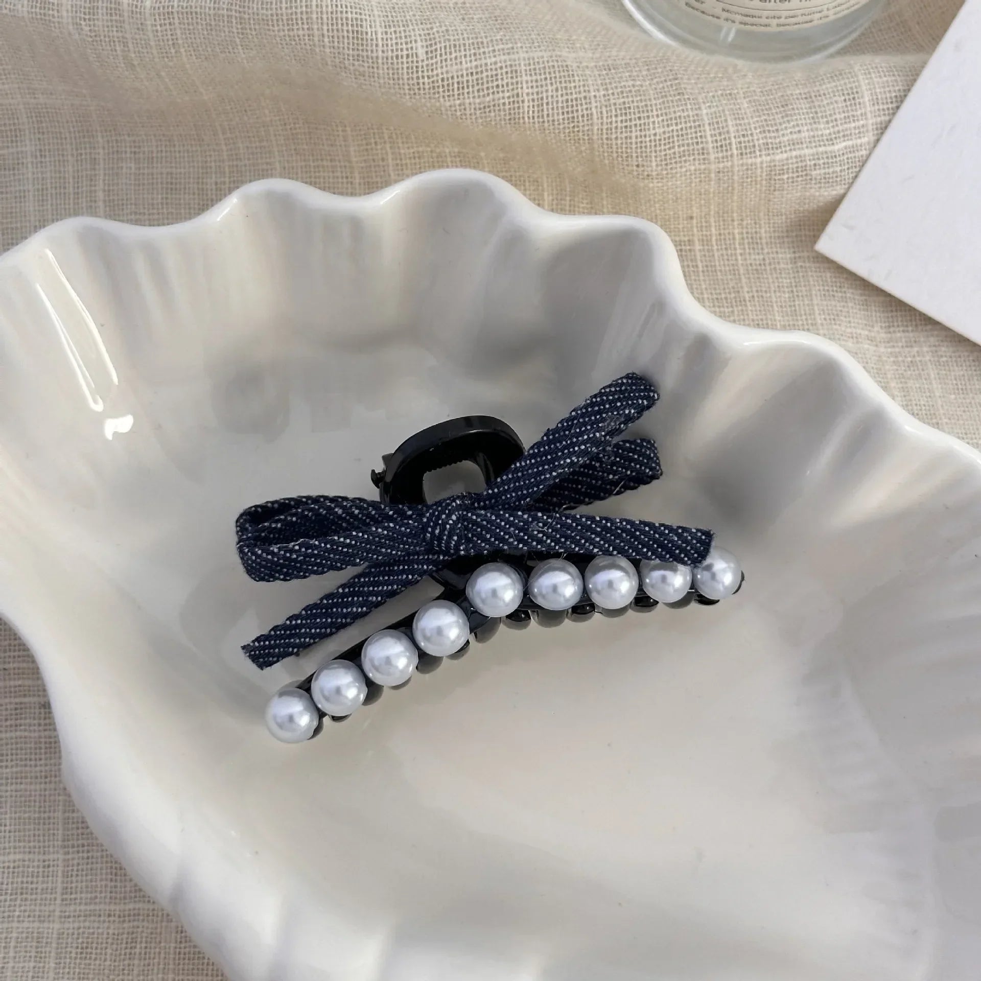 Hair claw clips for women girl pin bow pearl popular vintage crabs ribbon kpop korean adults trendy leading fashion catches new Black and blue