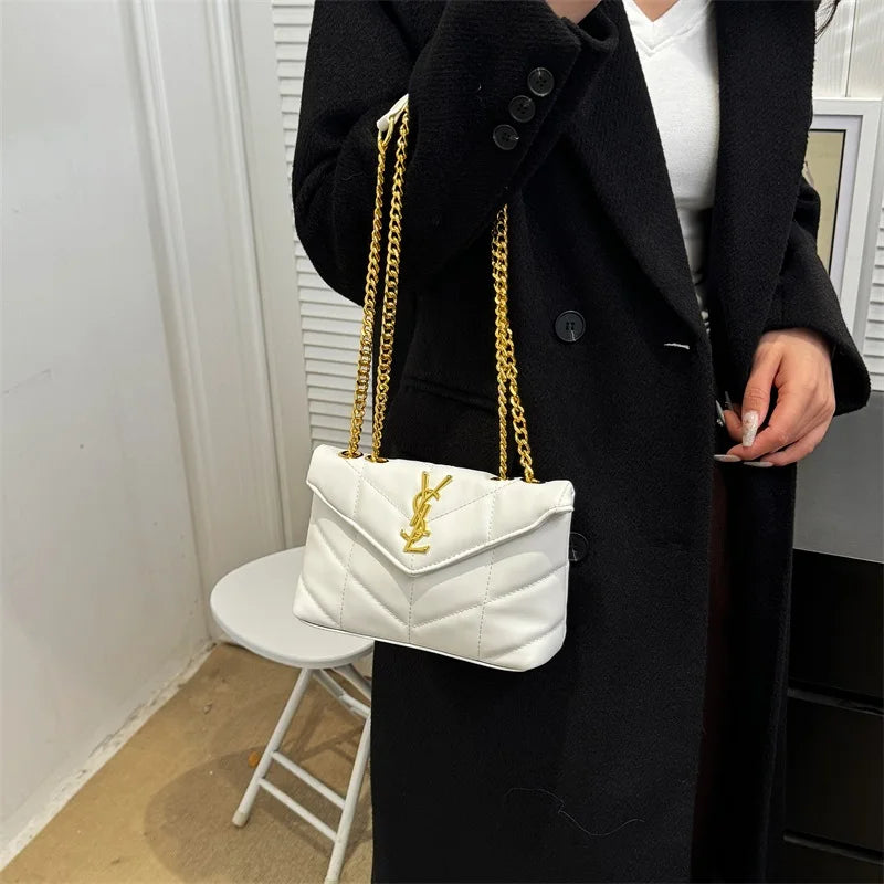 Luxury style chain strap crossbody bag, high-quality small square bag, women's party commuting fashionable shoulder bag