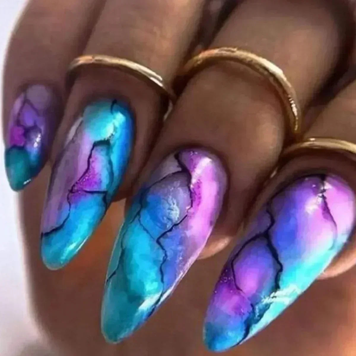 24Pcs Purple Heart Almond False Nails Artificial Simple with Glue French Wearable Fake Nails Full Cover Press on Nails Tips Art