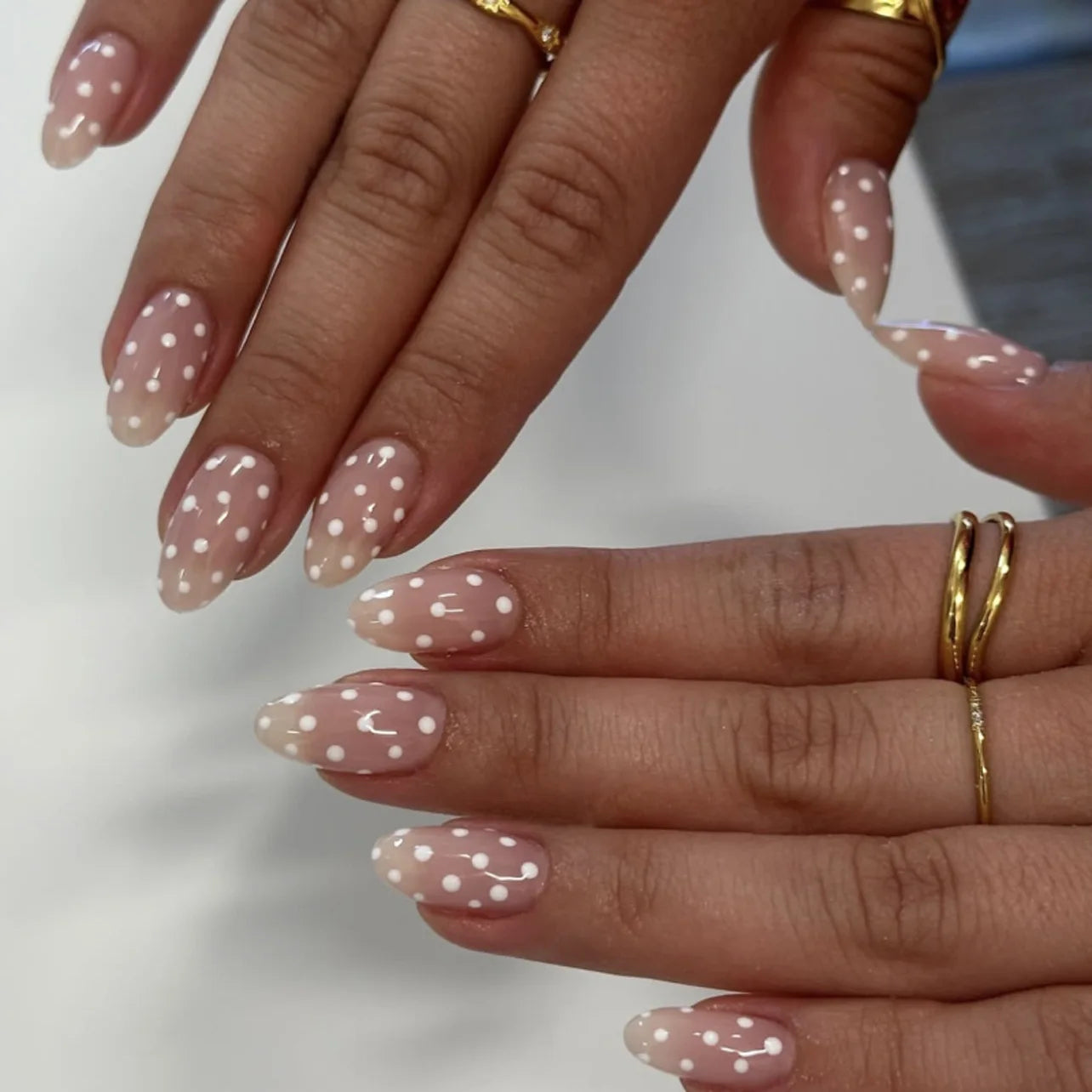 24Pcs White Polka Dot Simple Nails Art French Oval Wearable Fake Nails Stickers Short Almond Press on False Nail with Jelly Glue