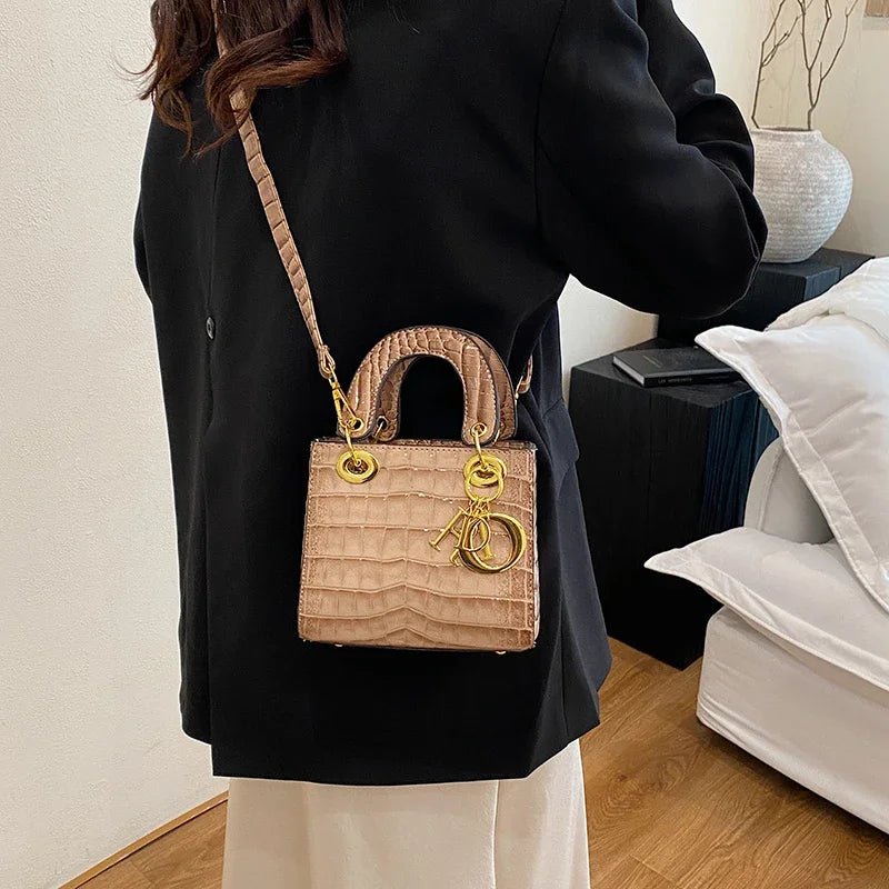 Luxury Brand Women's Leather Messenger Bag For Ladies - Popular Classic Elegant Shoulder Handbag Fashion Item