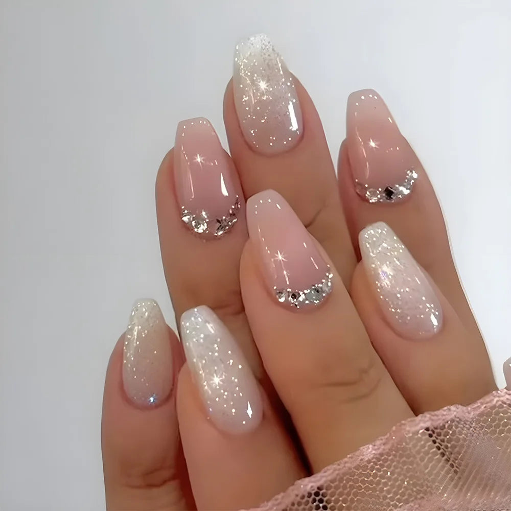 24 peças unhas postiças quadradas curtas médias brilhantes arte de unha branca usável unha postiça prateada francesa cobertura total pressione pontas de unhas