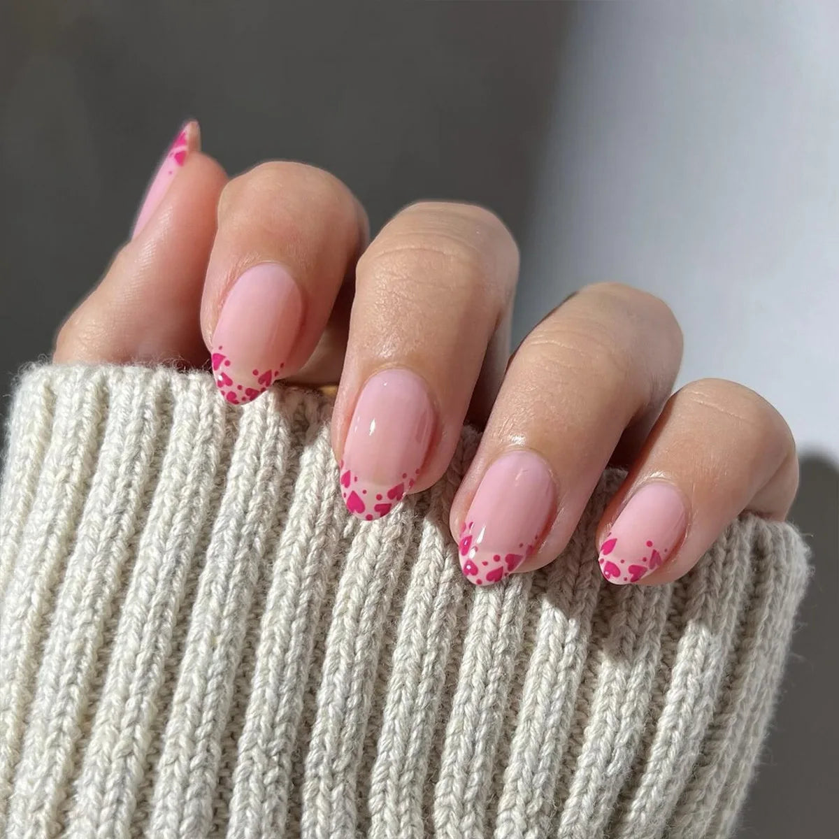 24Pcs Glitter Gradient Love Fake Nails Short Almond French Design Valentine Day Party Pink Press on Nails Sweet Girl False Nails