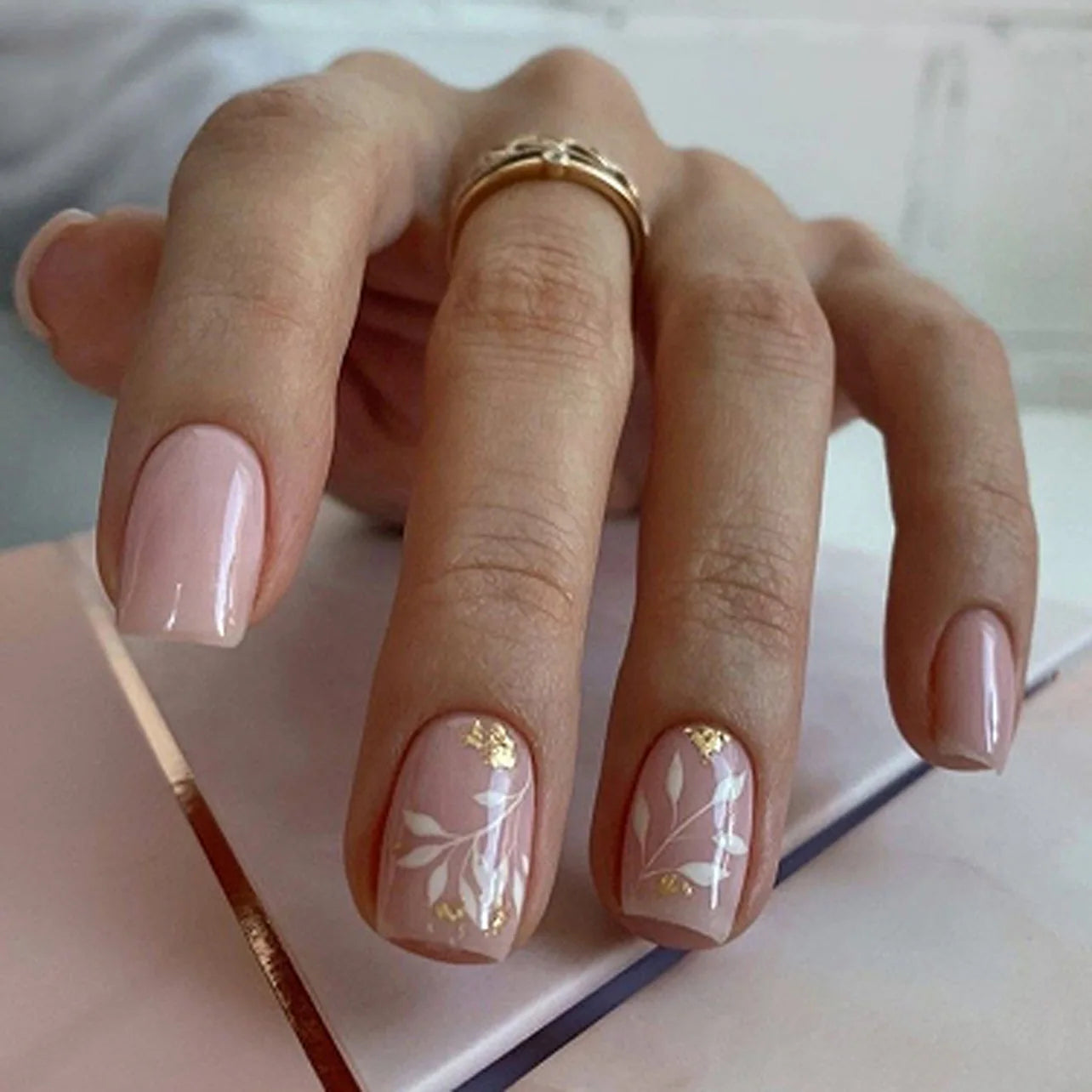 24 peças de unhas postiças com glitter e folhas, com desenhos de rosas simples, aplique de balé, remendo para unhas postiças, acabamento usável, cobertura total das pontas das unhas