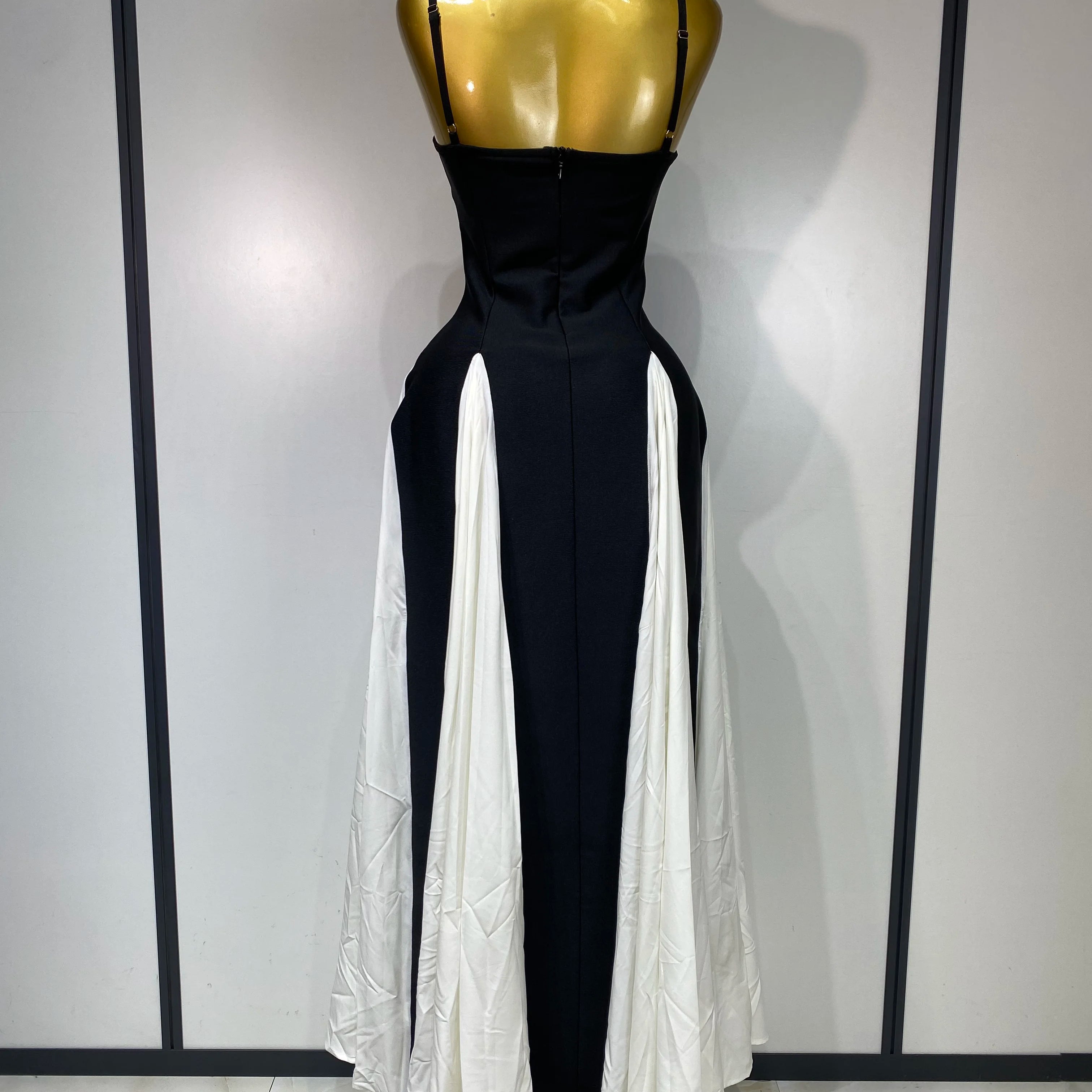 Vestido longo feminino de cor contrastante 2025, elegante, sem mangas, costas nuas, cintura alta, bandagem, vestido de festa para rua alta