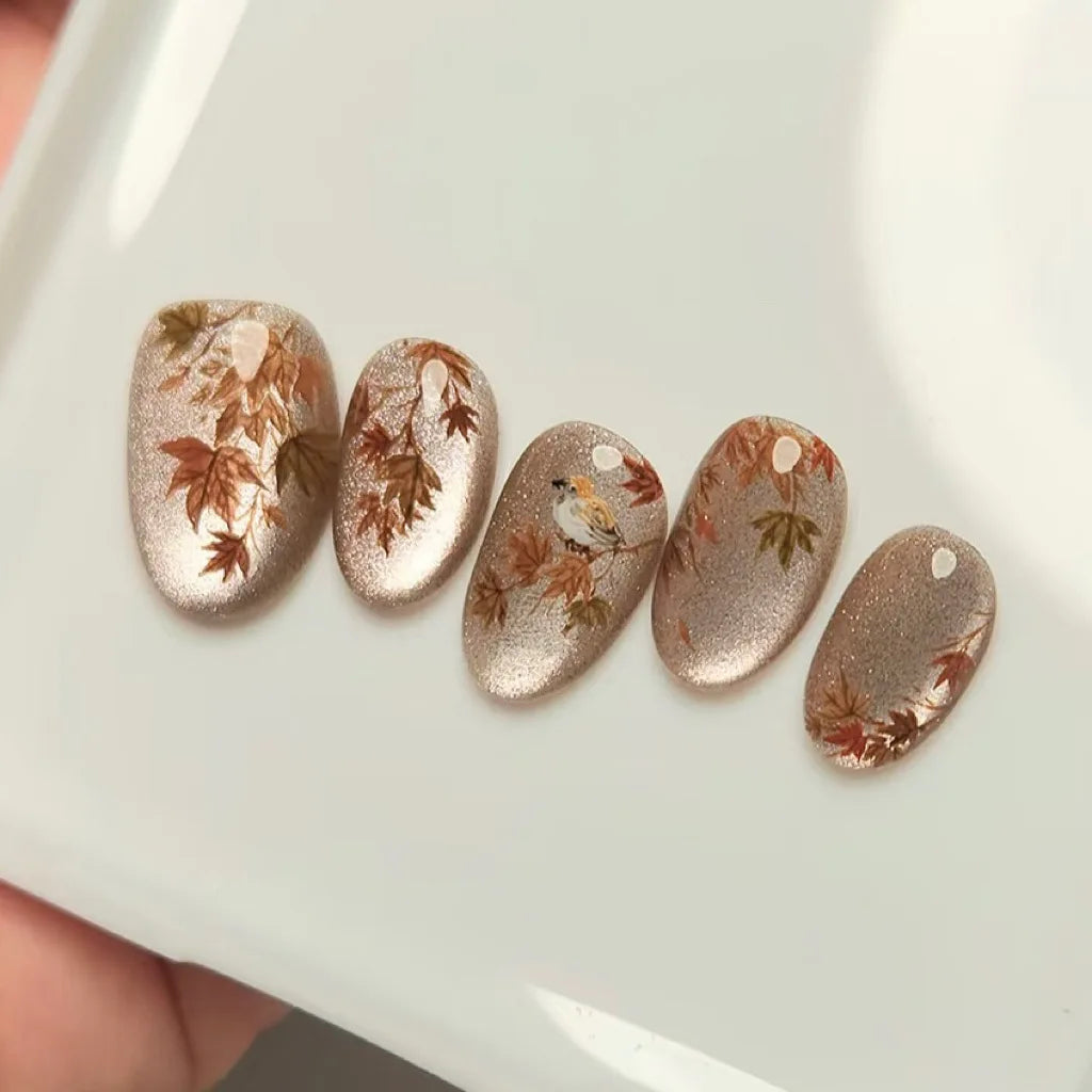 24pcs Autumn Cat's Eye Press on Nails Sets Maple Leaf Design Golden Short Almond False Nails Sets Wearable Nail Oval Fake Nail