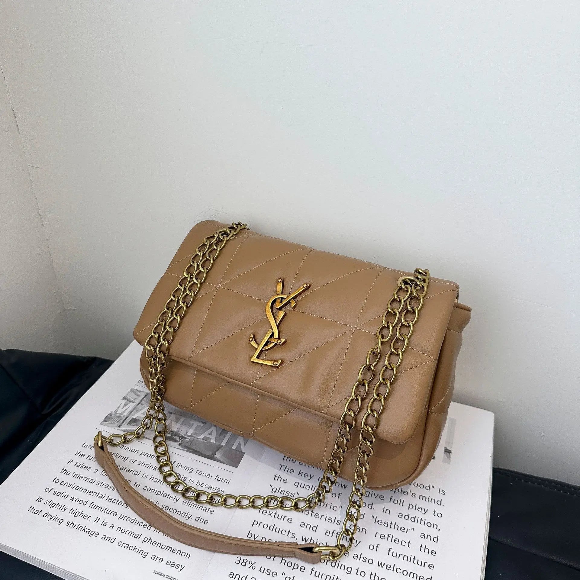 Luxury and fashionable women's chain shaped handbag PU leather women's single shoulder crossbody bag lightweight commuting bag