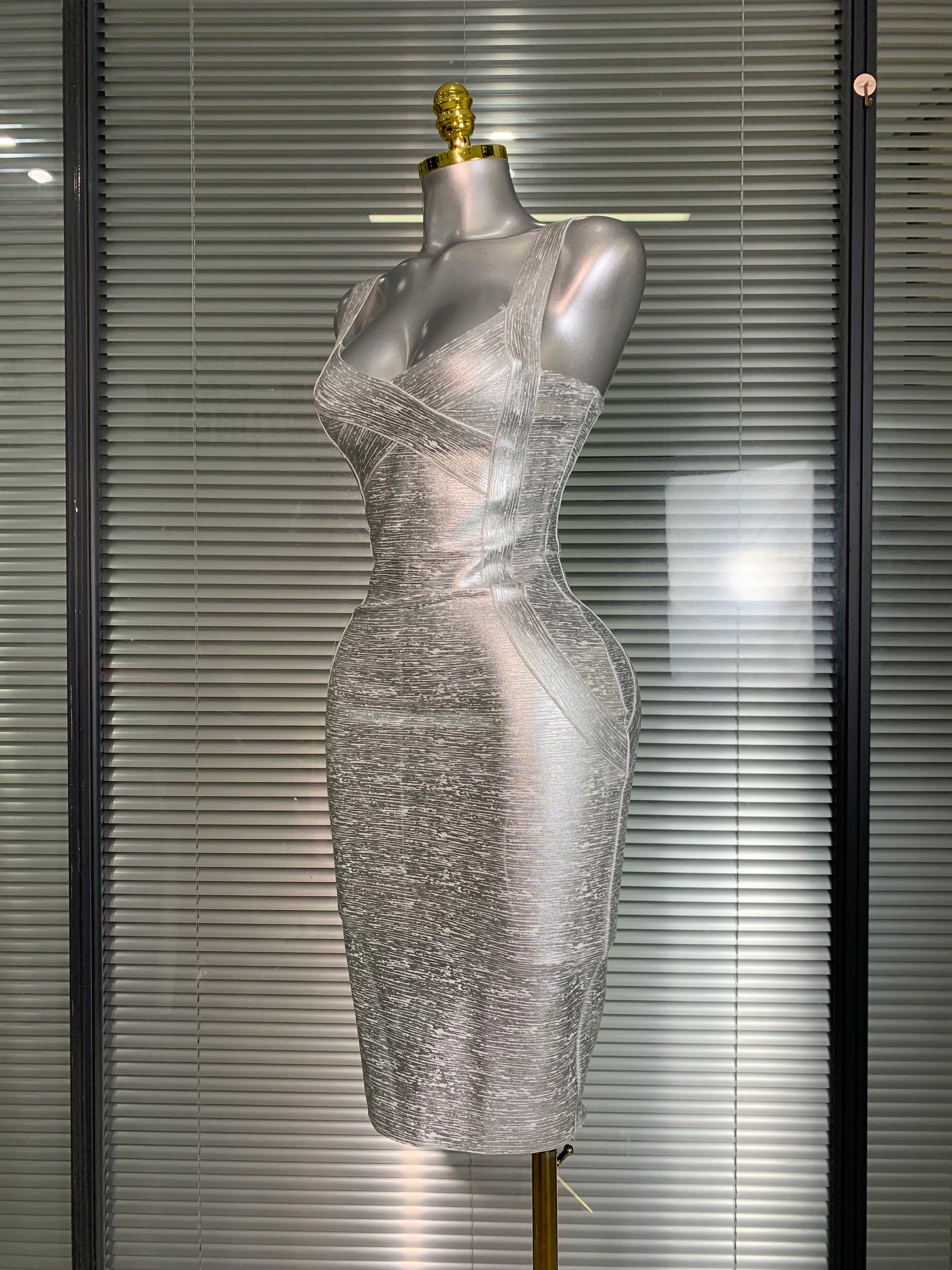 Brand New 2025 Women Bodycon Bandage Dress Sexy Bronzing Silver Celebrity Fashion High Street Evening Party Dress Vestido