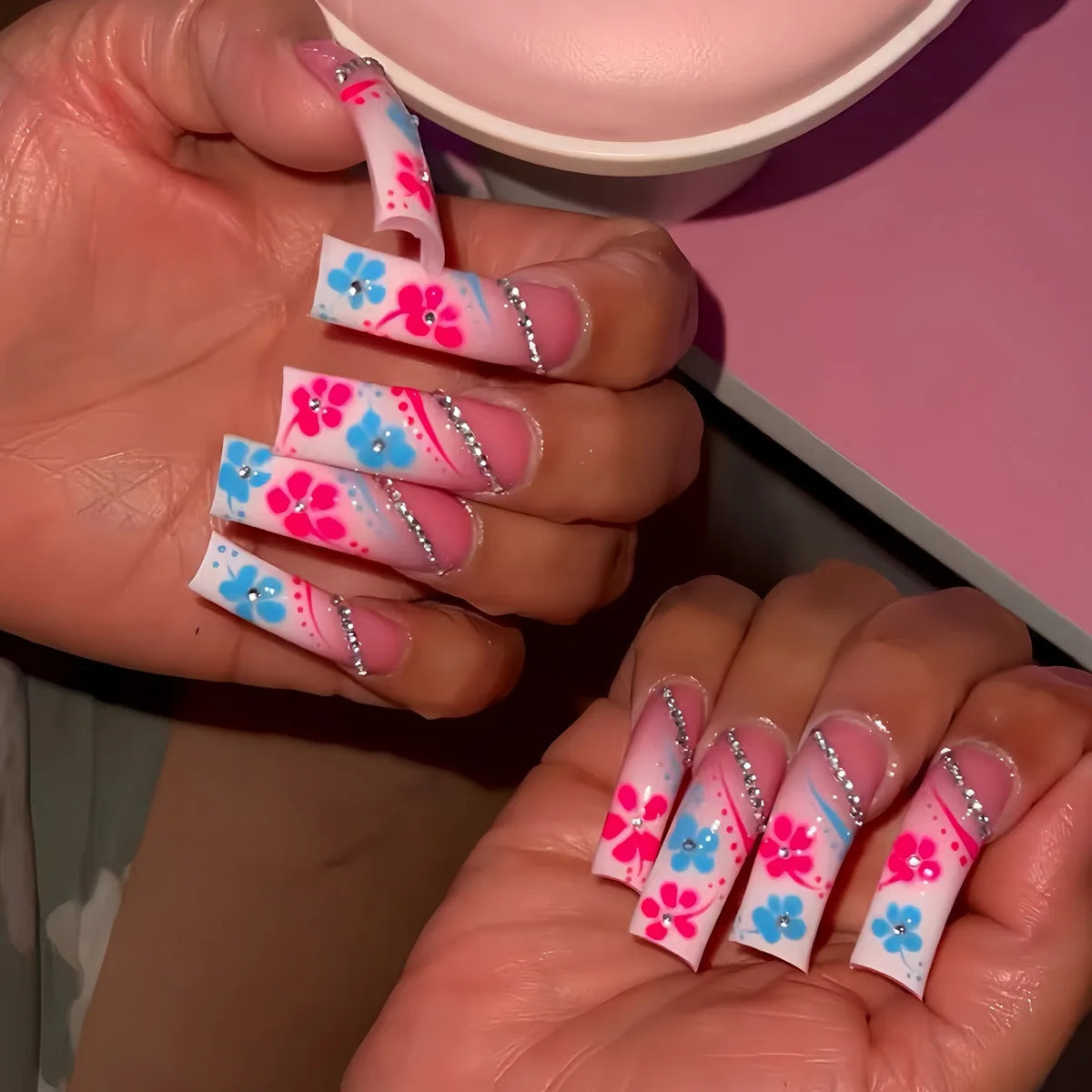 20pcs Ultra-long Curve Square Fake Nails Glitter Rhinestone Love False Nail White French Tips Press on Nails Reusable Manicure