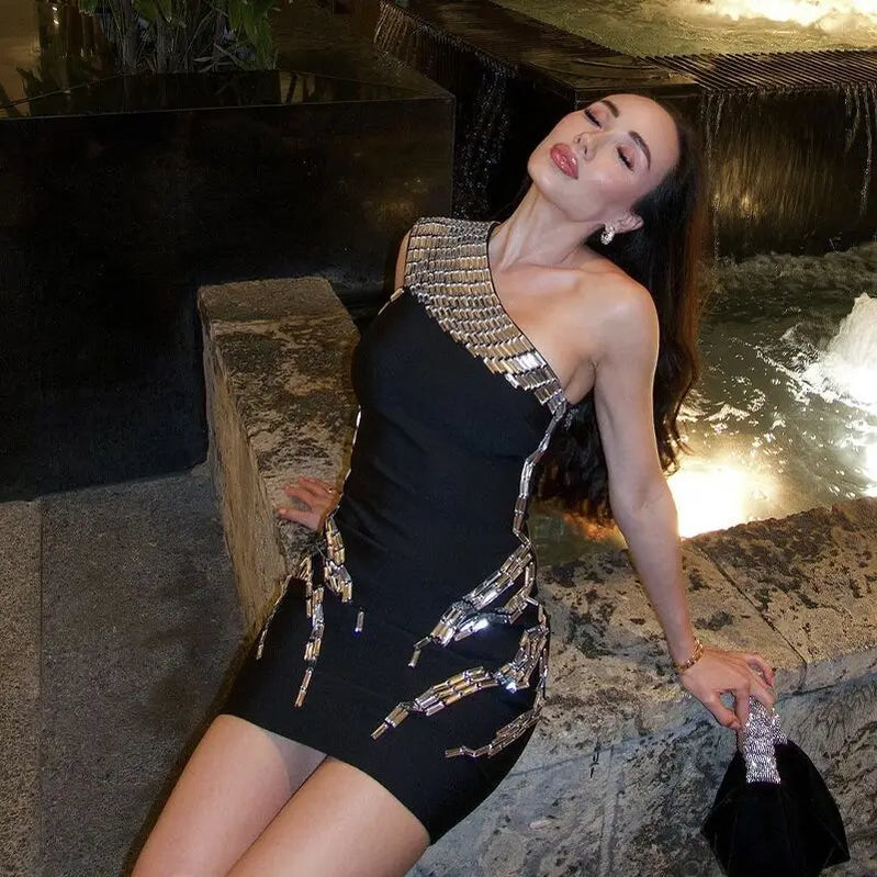 High Quality Women Sexy One Shoulder Sparkly Crystal Bodycon Mini Bandage Dress Fashion Celebrate Nightclub Party Outfit