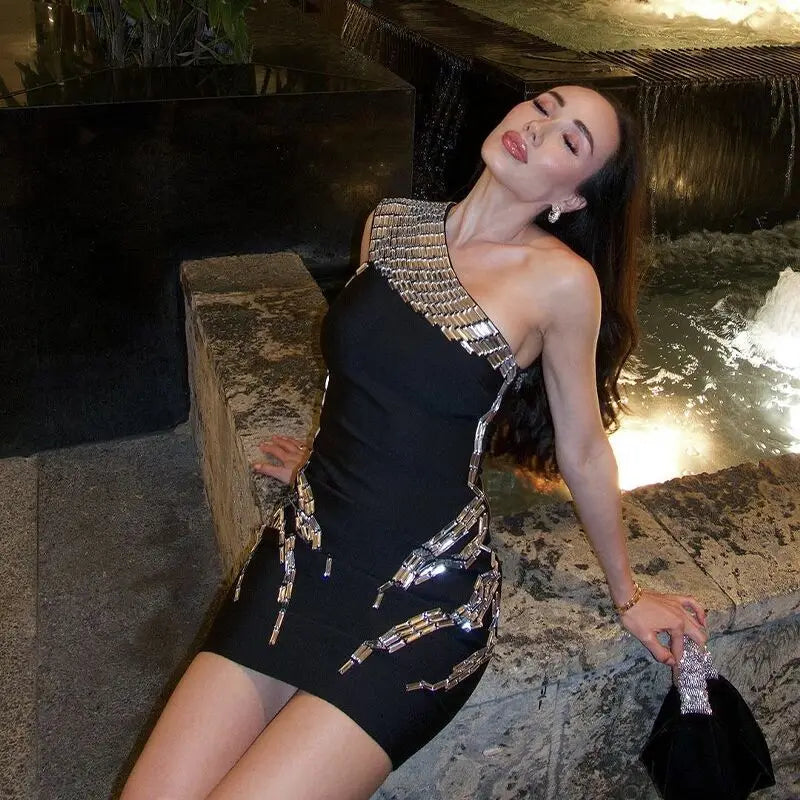 High Quality Women Sexy One Shoulder Sparkly Crystal Bodycon Mini Bandage Dress Fashion Celebrate Nightclub Party Outfit