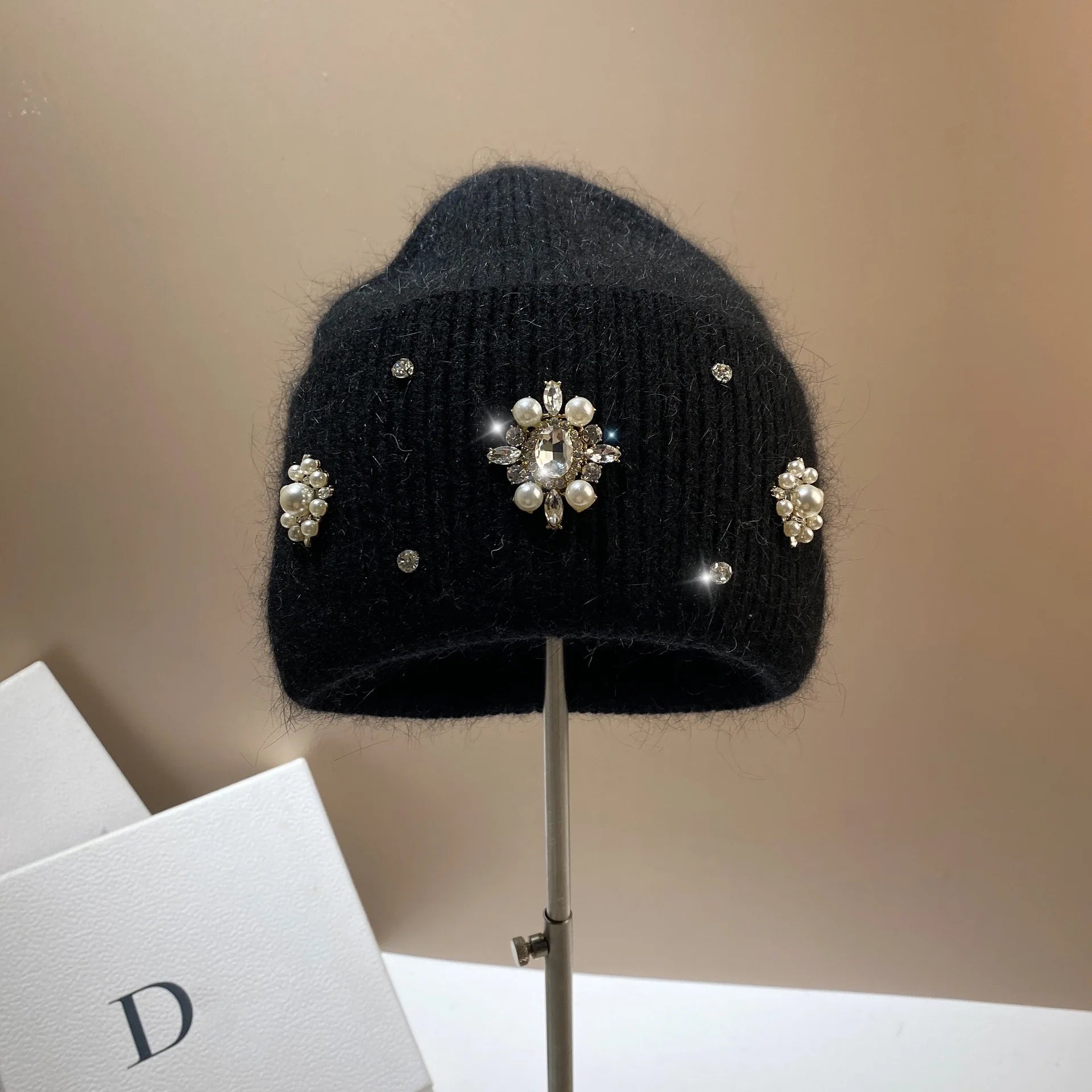 Designer Brand Women Luxury Rhinestones Knitted Hat Autumn Winter Rabbit Fur Beanie Cap Female Thicken Warm Skullies Caps Black