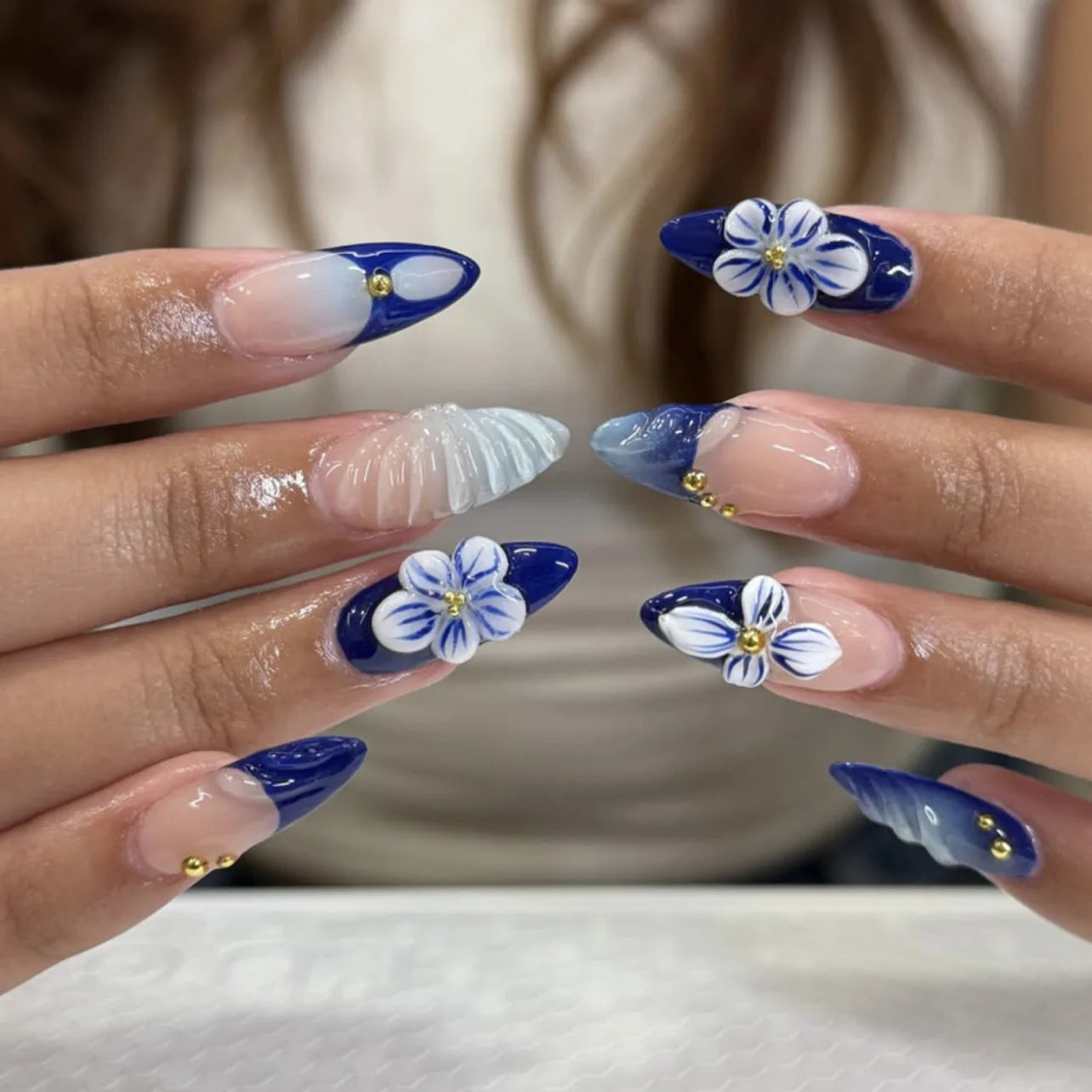24pcs 3D Flower Design Press on Nails Blue French Almond False Nail Tips for Women Wearable Reusable European Fashion Fake Nails