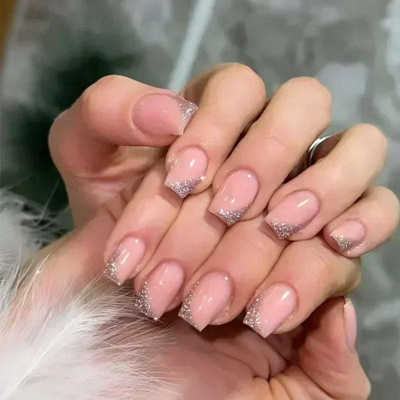 24 peças unhas postiças quadradas curtas médias brilhantes arte de unha branca usável unha postiça prateada francesa cobertura total pressione pontas de unhas