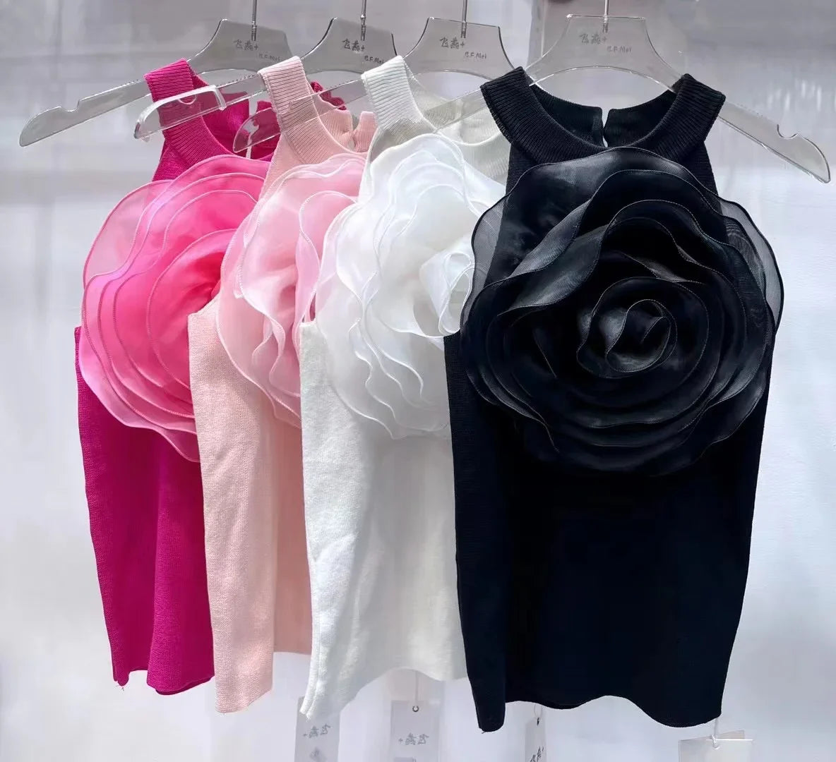 Summer New Arrival Knitwear Sexy Crop Tank Top Femme Black White 3D Flower Sexy Sleeveless Knitted Top Slim Fit Halter Vest