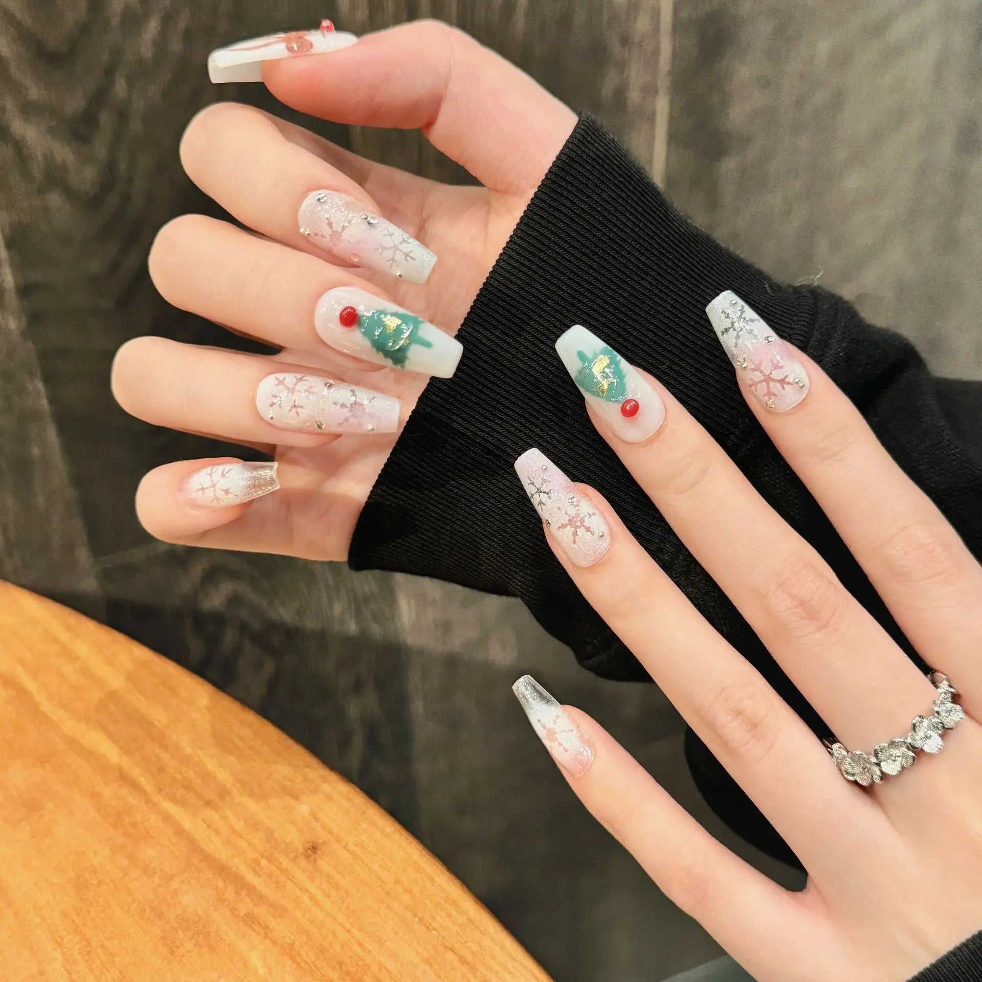 10pcs White Handmade Nails Tips Autumn Winter Aurora Snowflake Design Long Ballet Fake Nail Diamond Coffin Press on False Nails