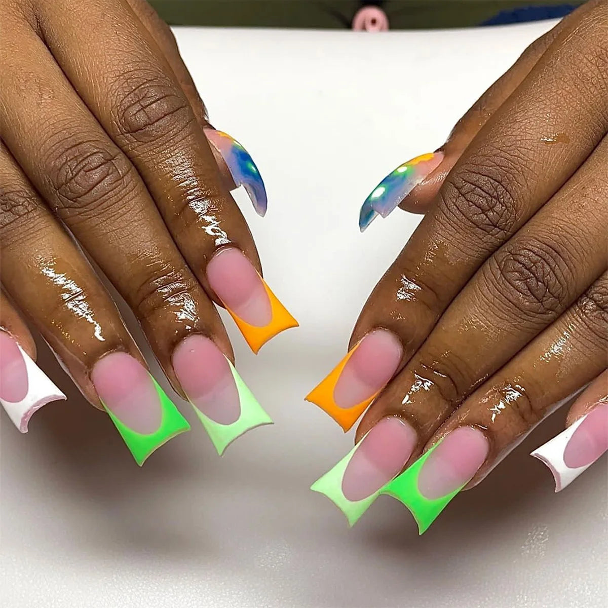 24pcs/set short duckbill shaped fake nails for women girls white black Finger tips faux ongles y2k press on false nail supplies