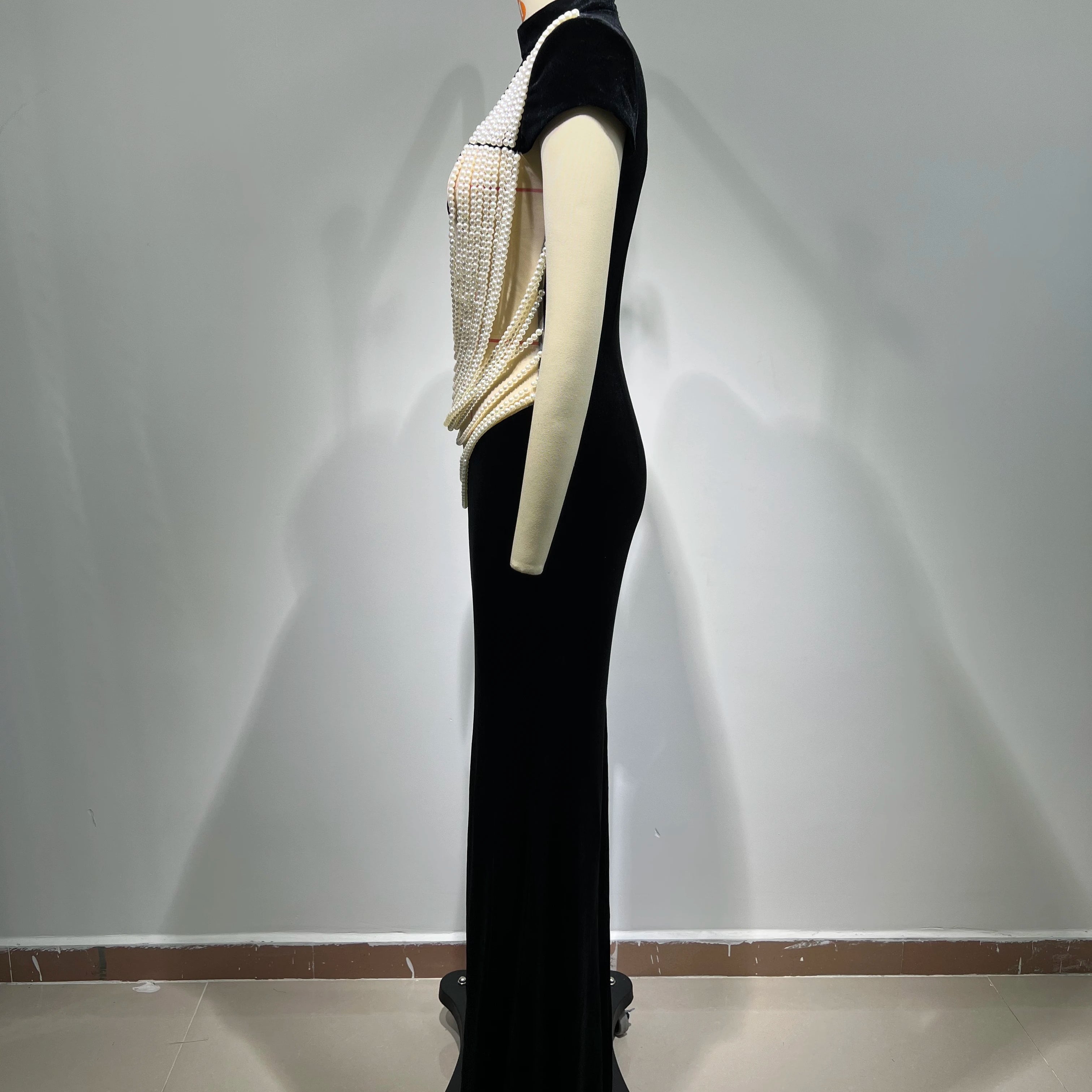 High Quality Pearl String Sexy Hollow Out Black Velvet Long Dress Elegant Woman Evening Party Dress Red Carpet Goddess Vestido