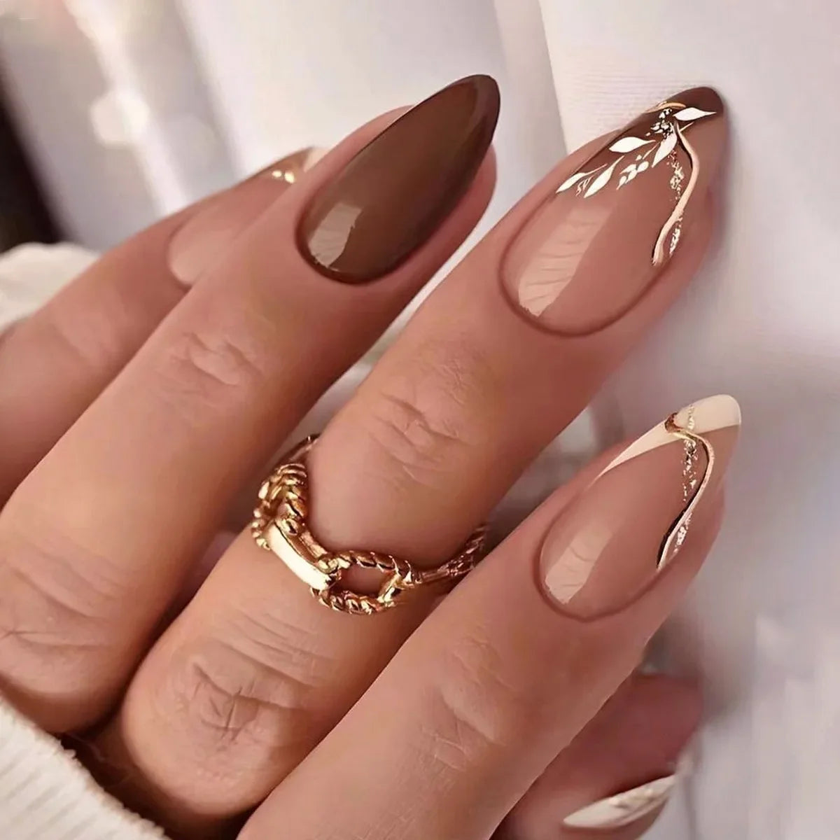 24Pcs Mid-length False Nails with Almond Head Design Brown Gold Lines Fake Nails Oval Wearable French Press on Nail Tips