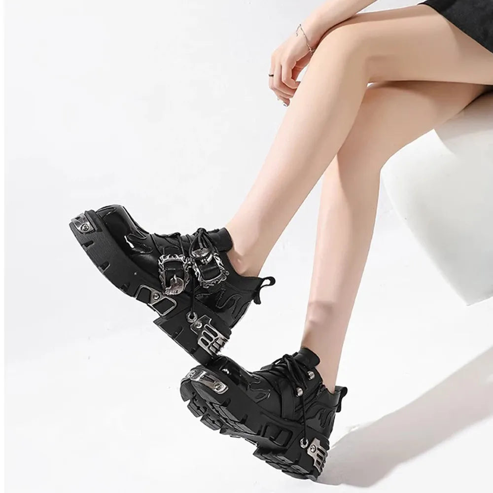 Men and Women Vintage Rock Couple Shoes New Dark Punk Leather Retro Boots Metal Niche Design Unisex Single Platform Shoes