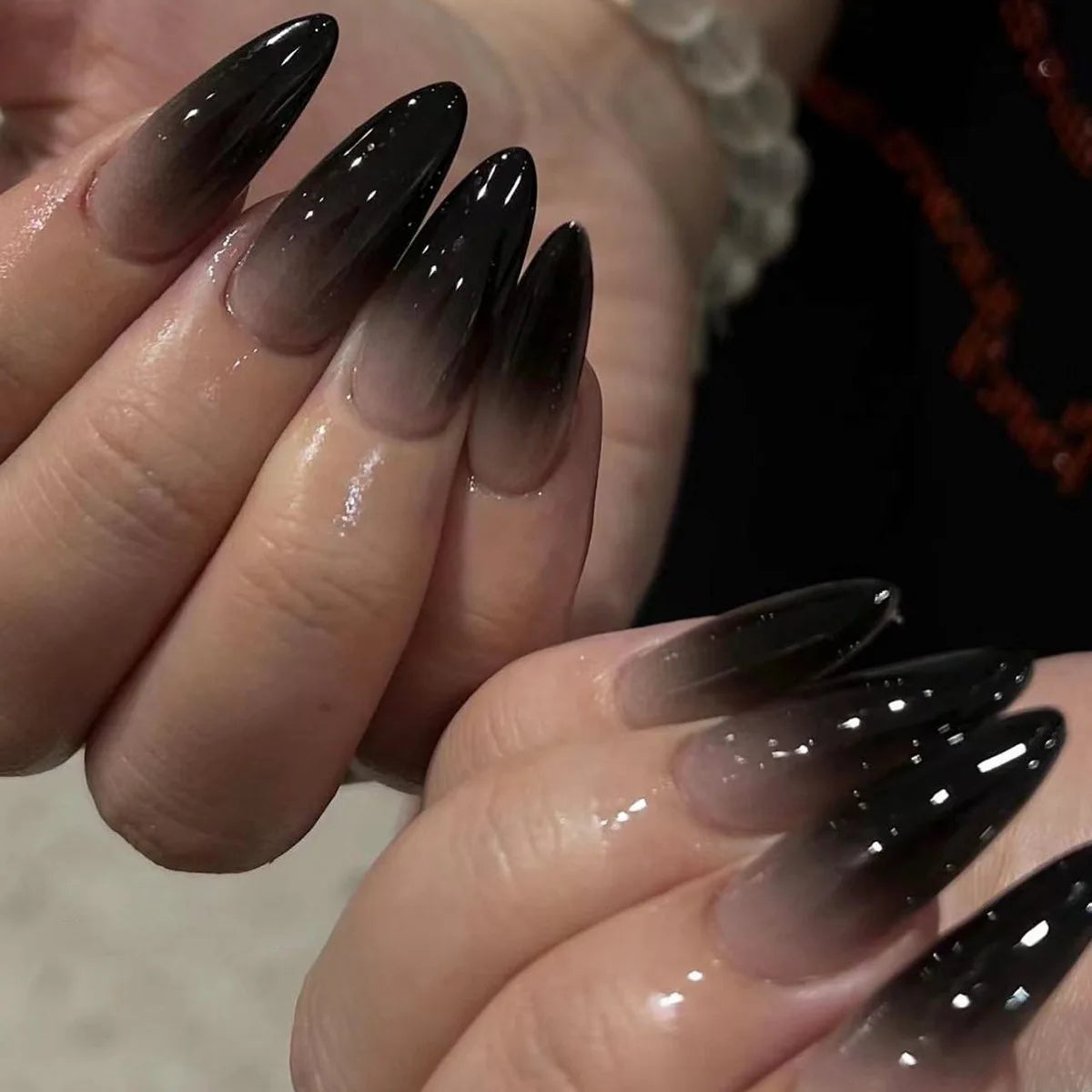 24Pcs Black French Simple Gradient Nail Art Set with Glue Mid-length Almond Fake Nails Wearable Fashion Glossy Acrylic Nail Tips